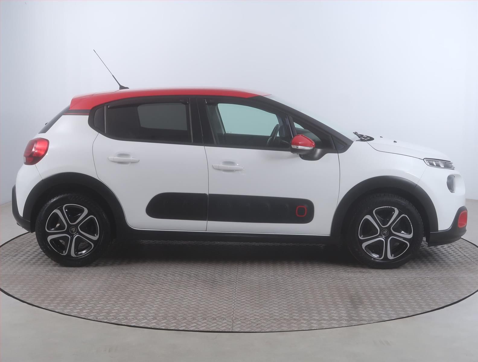 Citroën C3, 1.2 PureTech, Serv.kniha - fotka 6