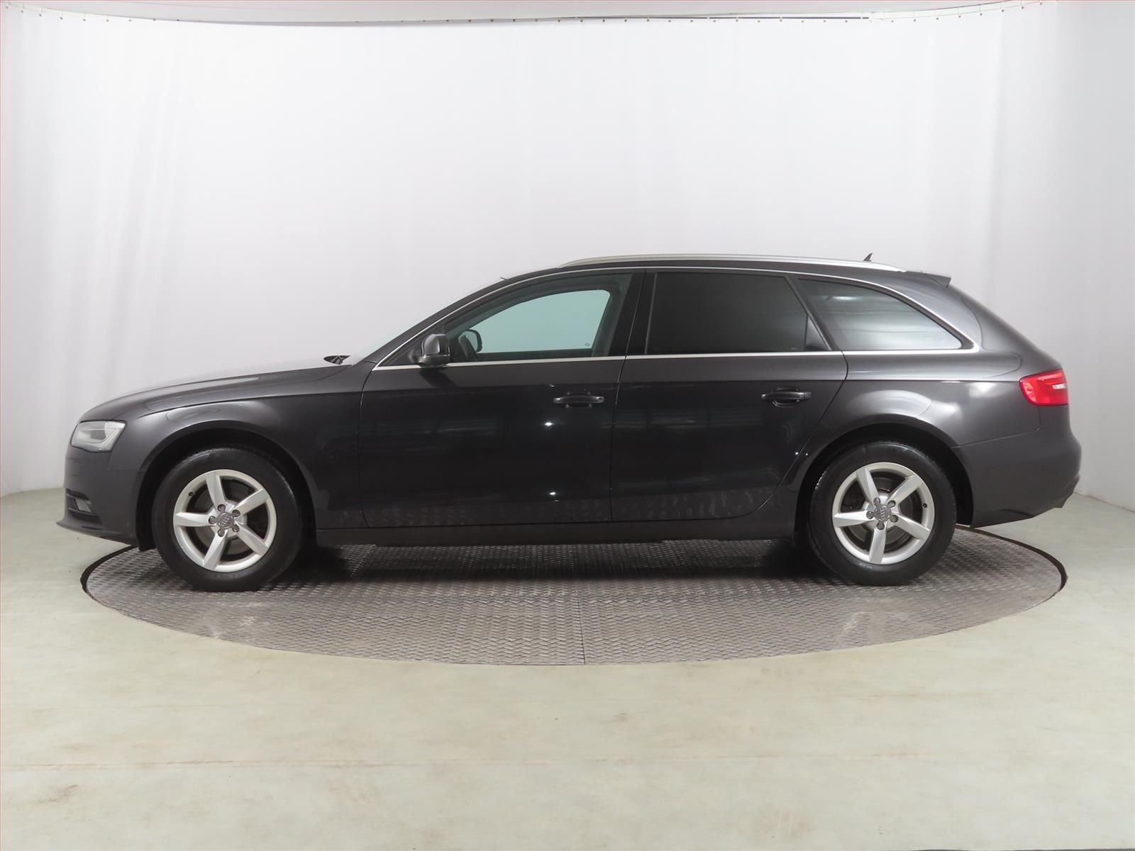 Audi A4, 2.0 TDI, Attraction, Automat - fotka 3