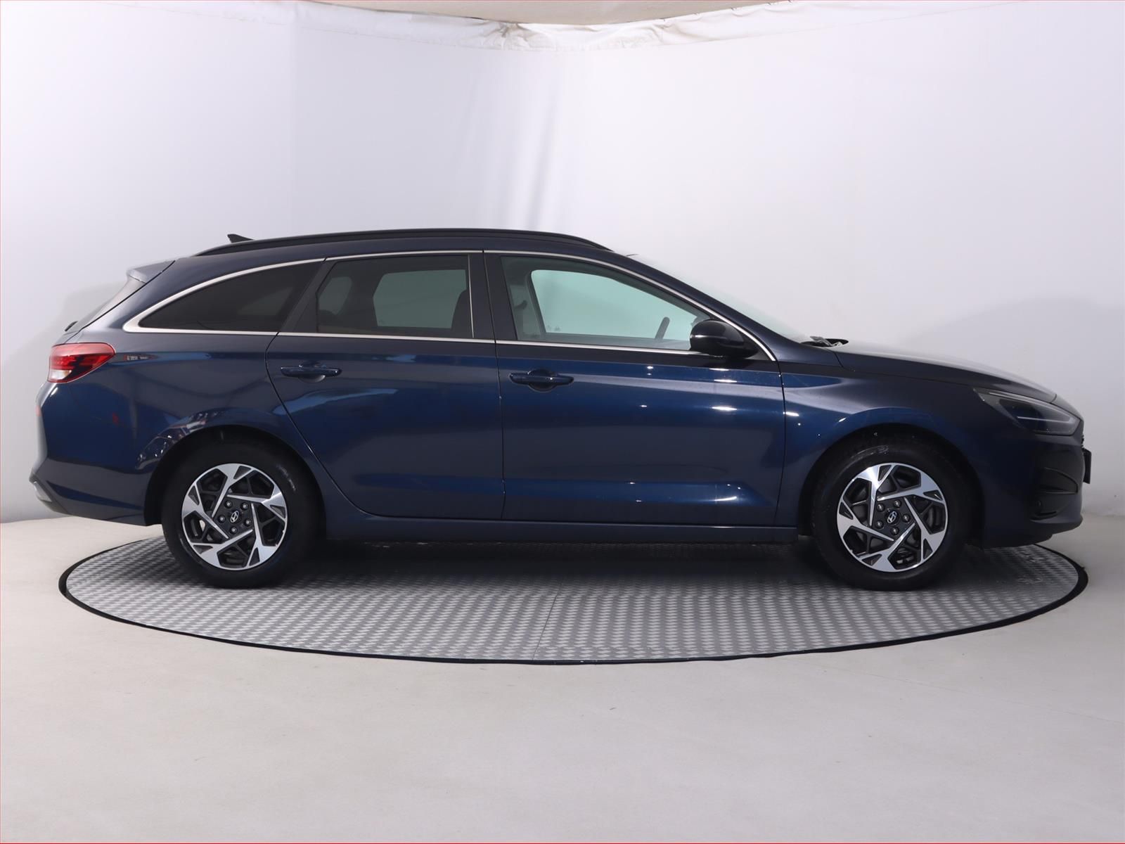 Hyundai i30, 1.5 DPI, Family Comfort - fotka 6