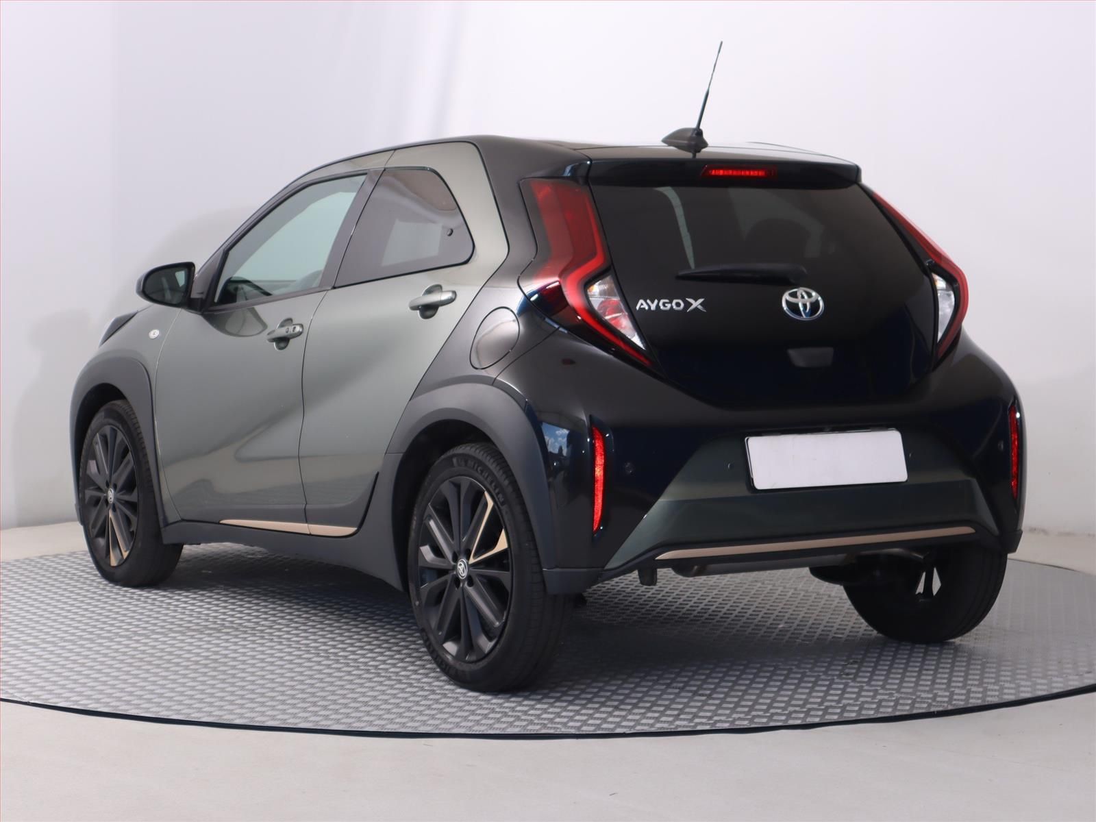 Toyota Aygo, 1.0, Automat, Serv.kniha - fotka 4