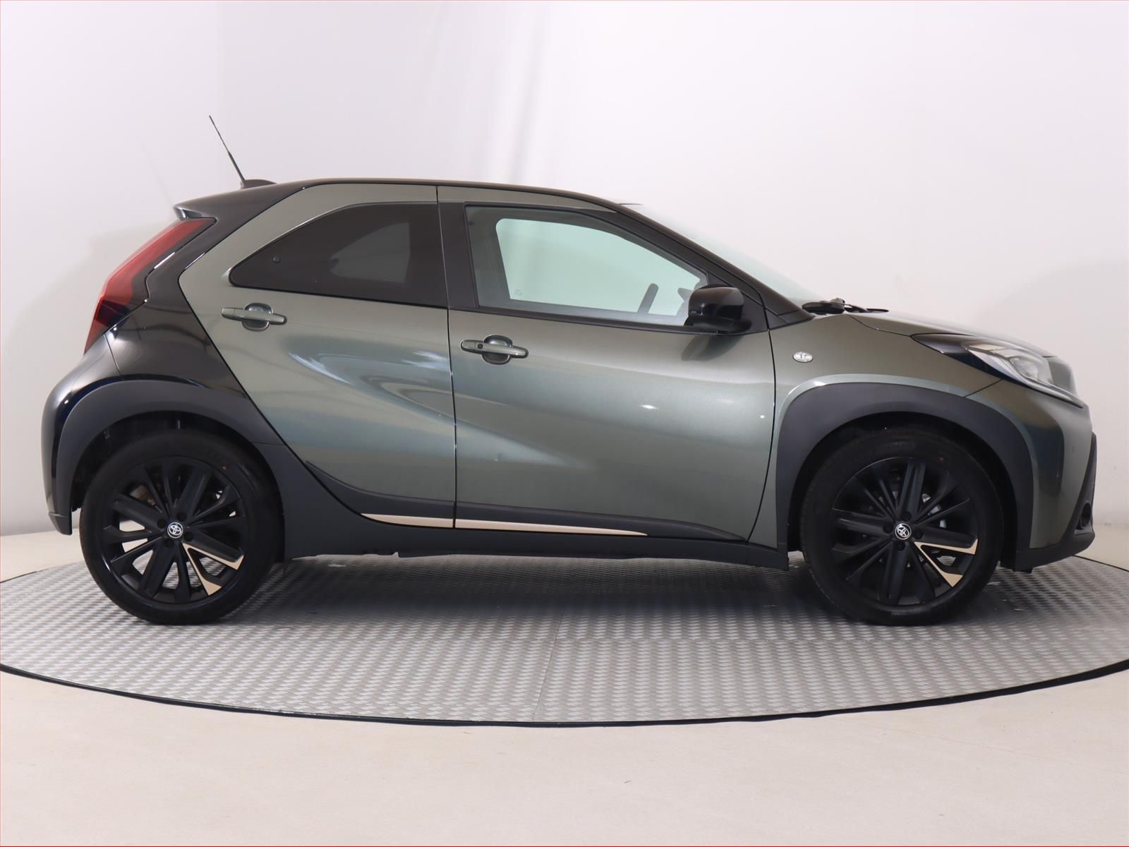 Toyota Aygo, 1.0, Automat, Serv.kniha - fotka 6
