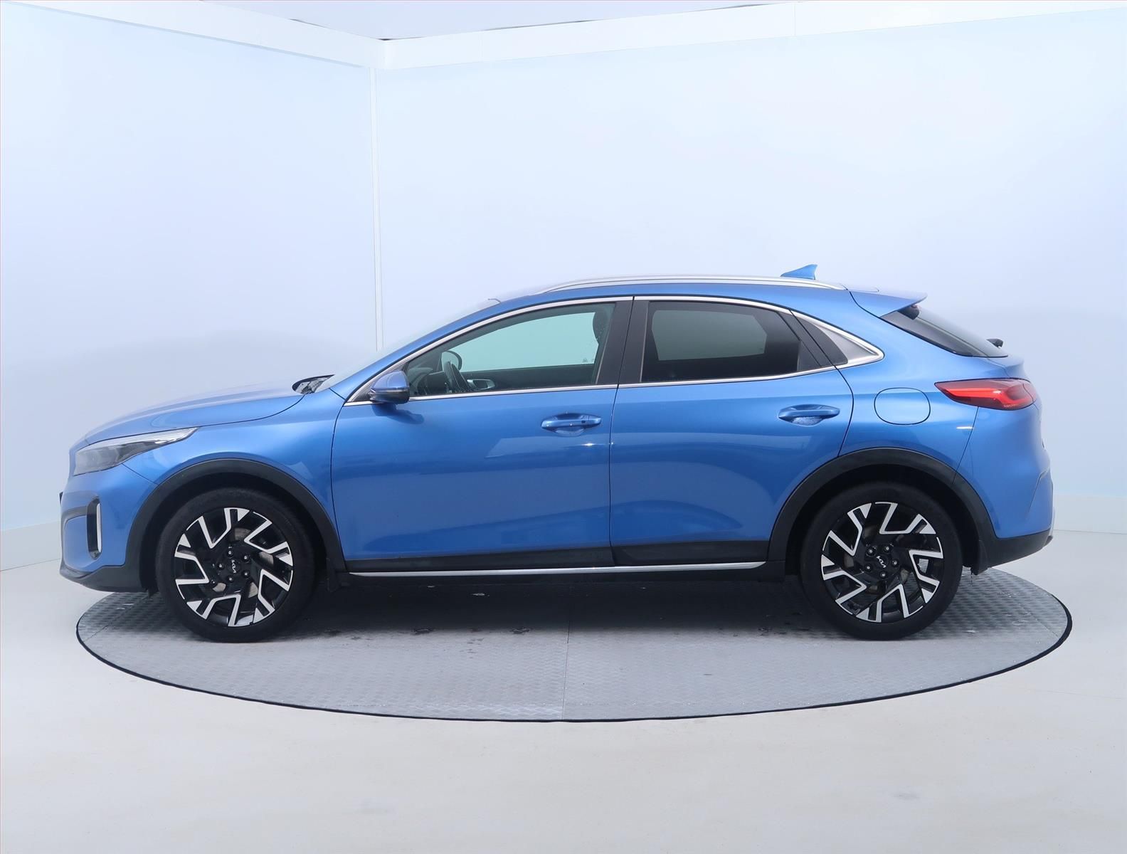Kia XCee´d, 1.5 T-GDI, Záruka, ČR,1.maj - fotka 3