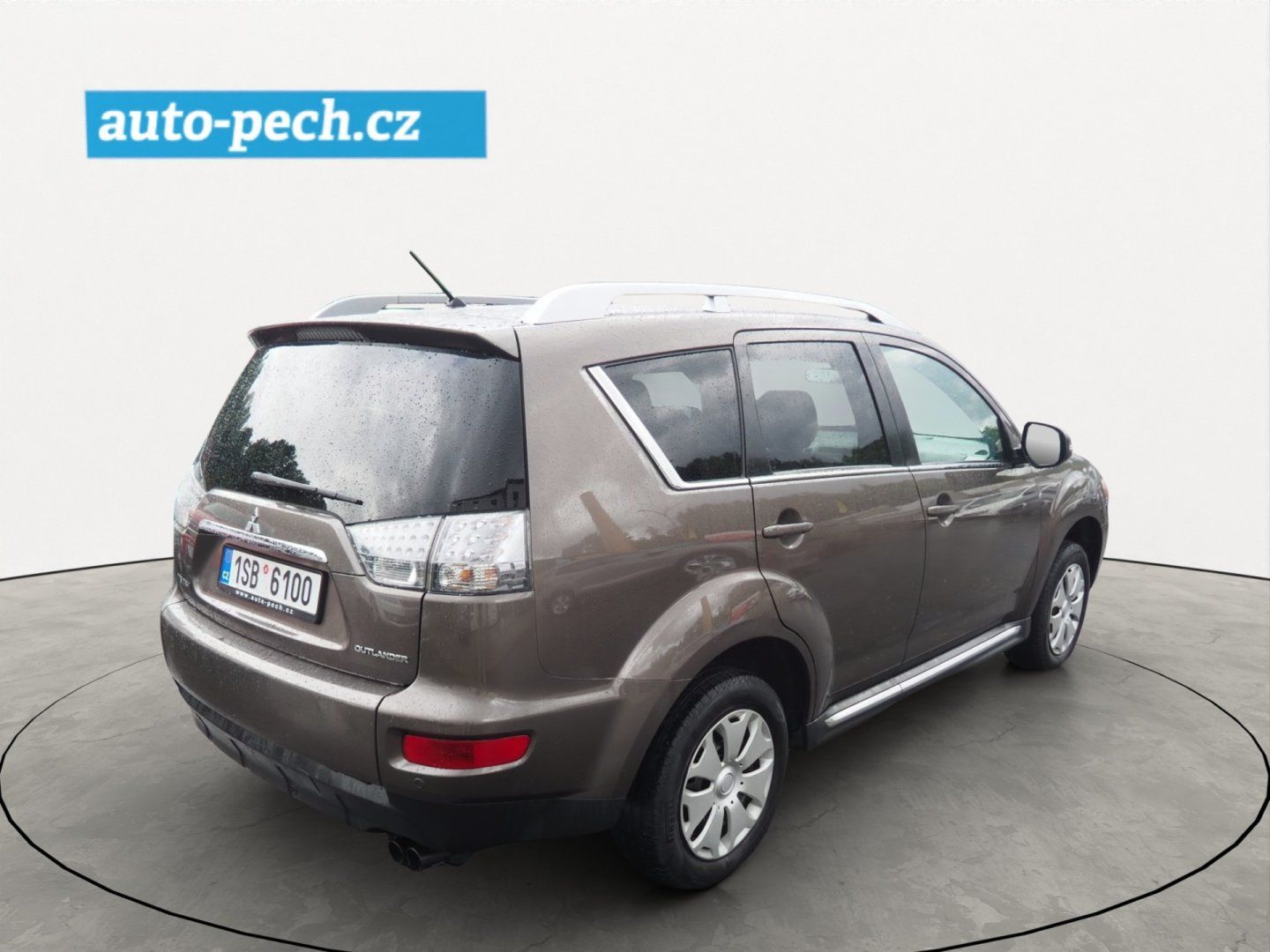 Mitsubishi Outlander, 2.0 DI-D, 123 kW, 4x4 - fotka 4