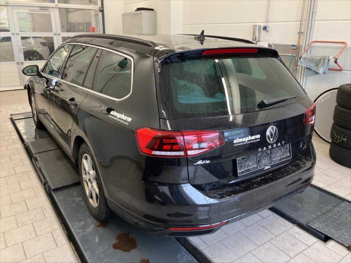 Volkswagen Passat, 2,0 KAMERA 360,KEYLESS,VIRTUAL - fotka 2