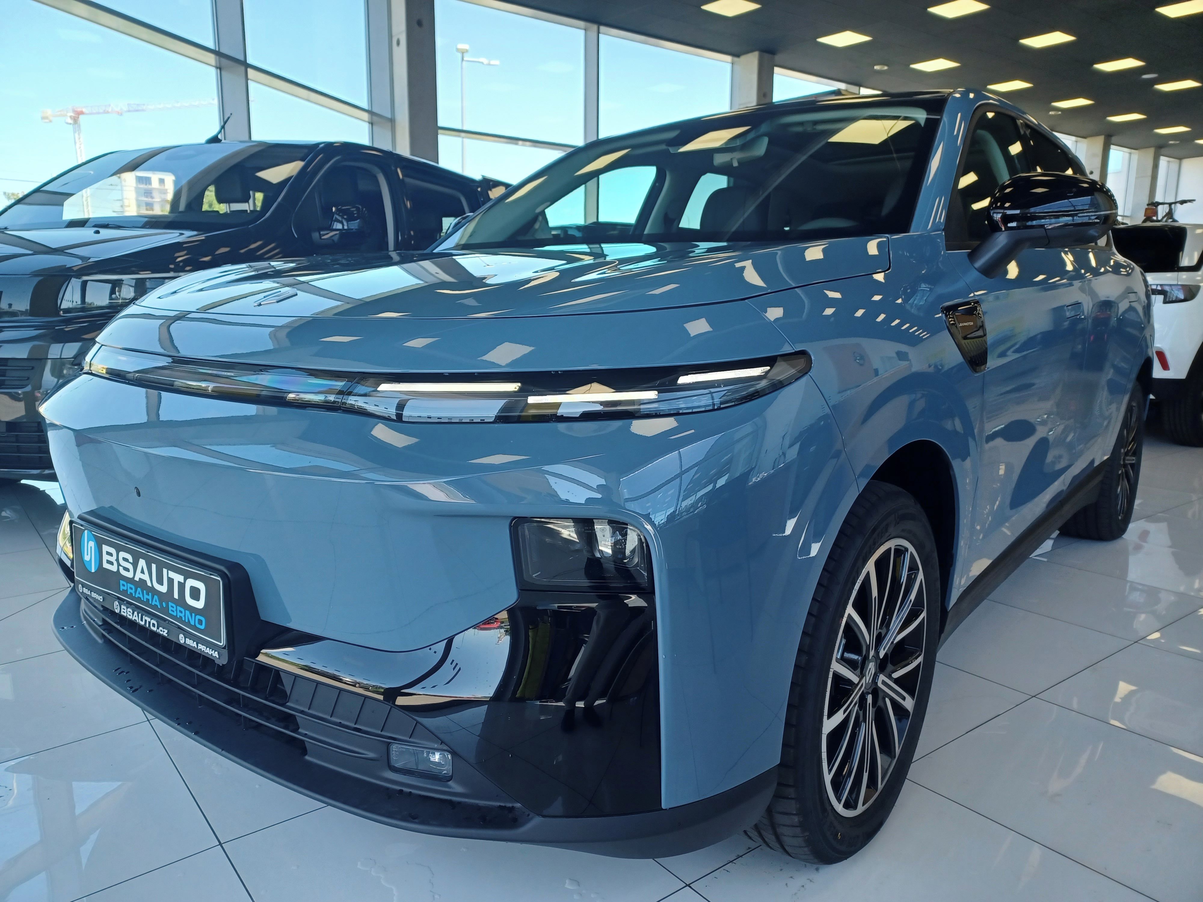 Leapmotor B10, Design-Hybridní Elektro vůz - fotka 3