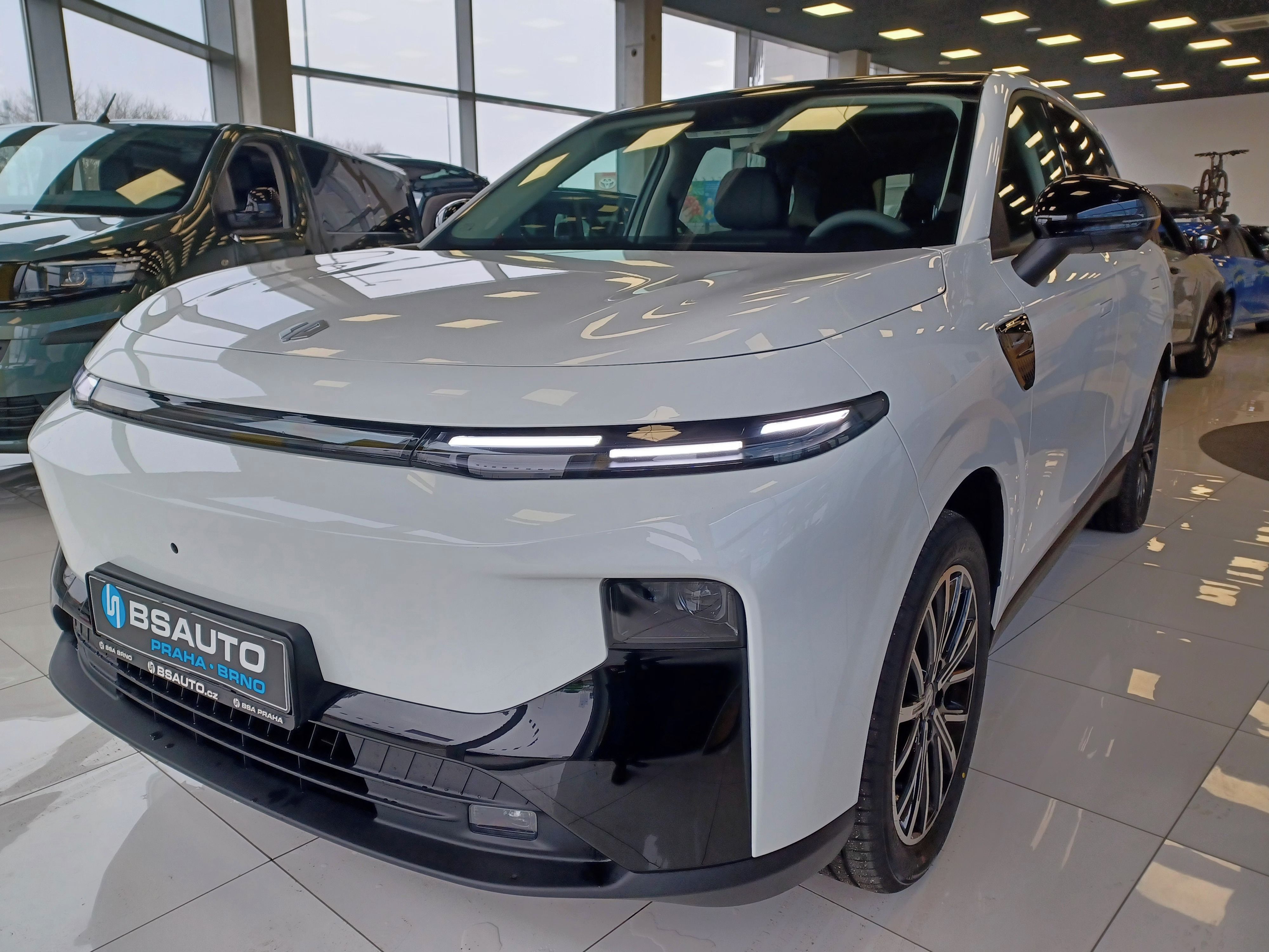 Leapmotor B10, Design-Hybridní Elektro vůz - fotka 3
