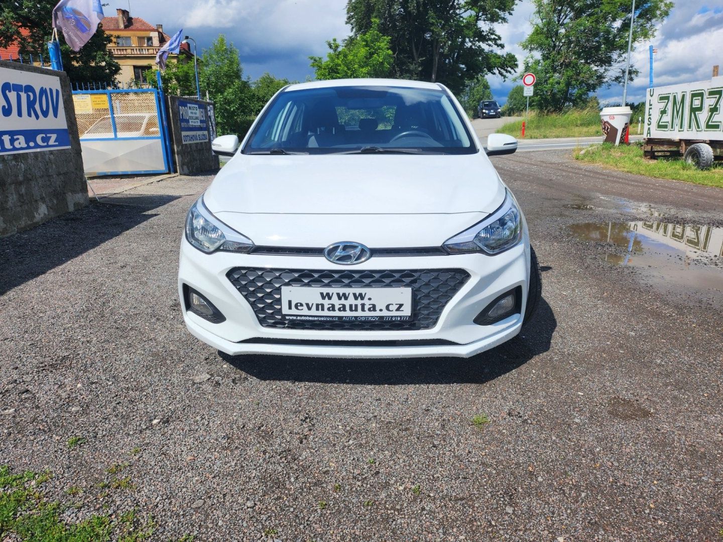 Hyundai i20, 1.3 benzín - fotka 2