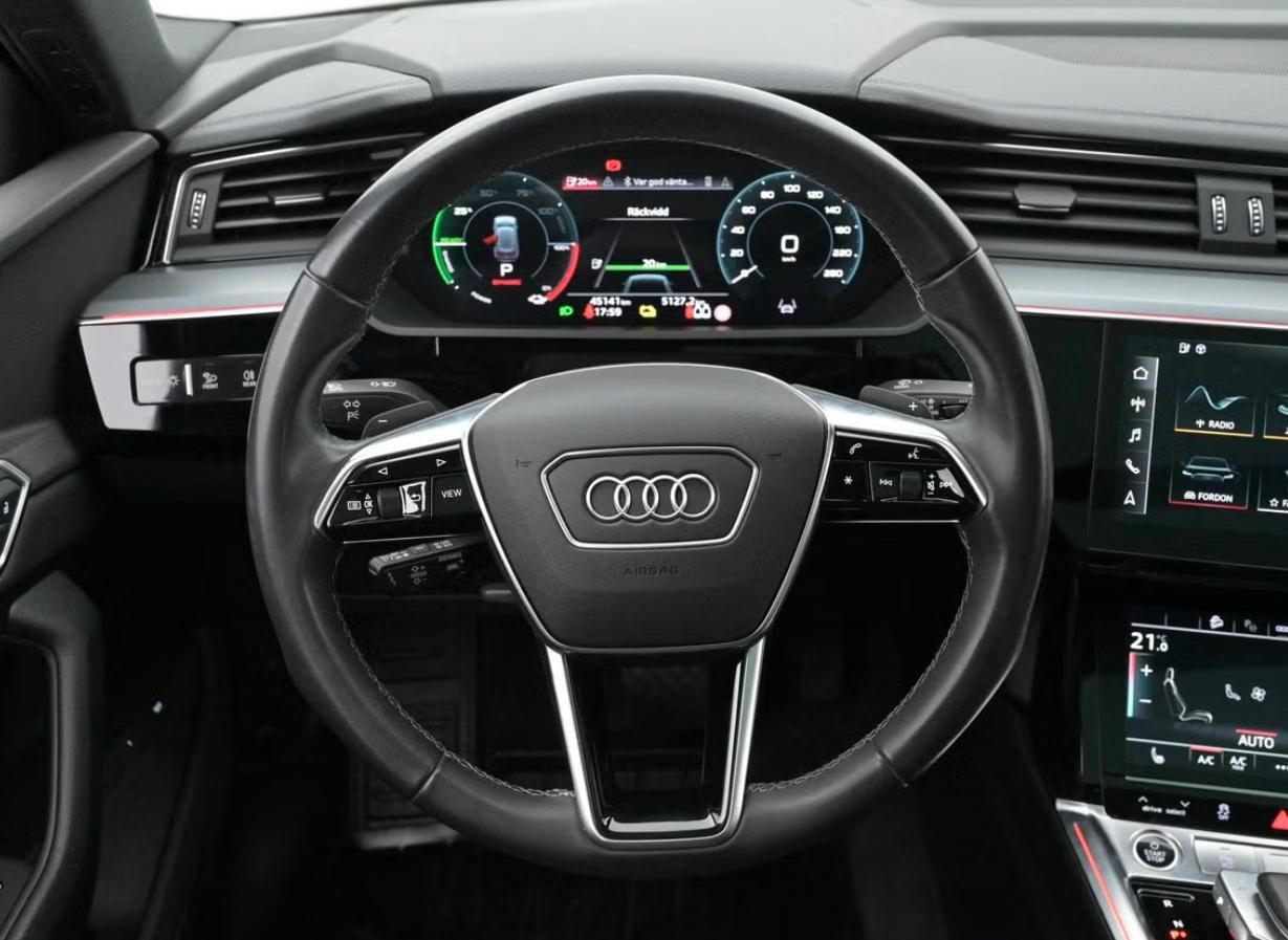 Audi Q8 e-tron, 55 SoH 93% Q 360k Tažné Pano. - fotka 6