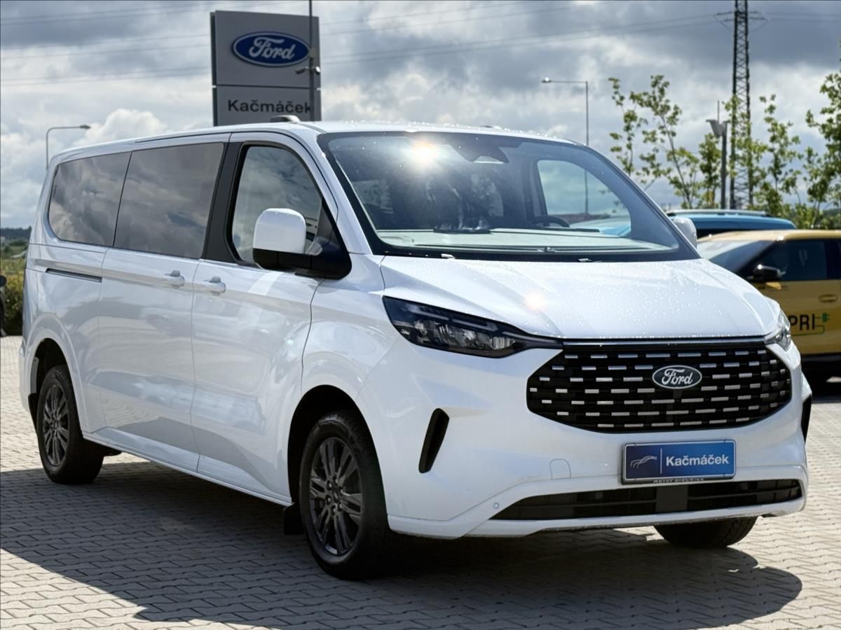 Ford Tourneo Custom, 2,0 EcoBlue Titanium AWD L2 - fotka 6