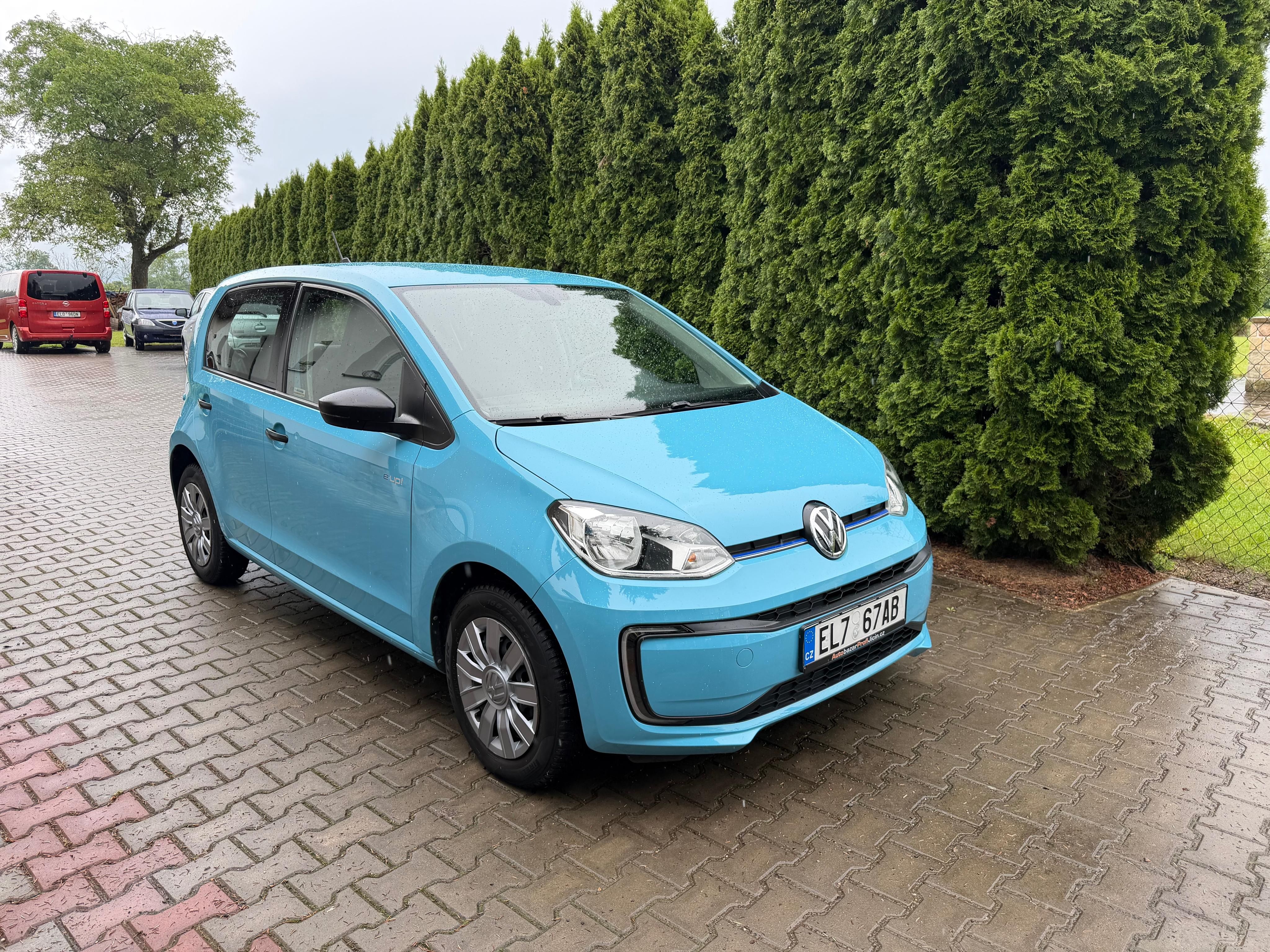 Volkswagen e-up, 60 kw , serviska , Top stav - fotka 3