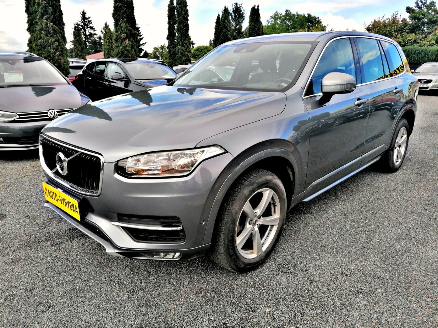 Volvo XC90, D5 AWD Momentum Head-up - fotka 2