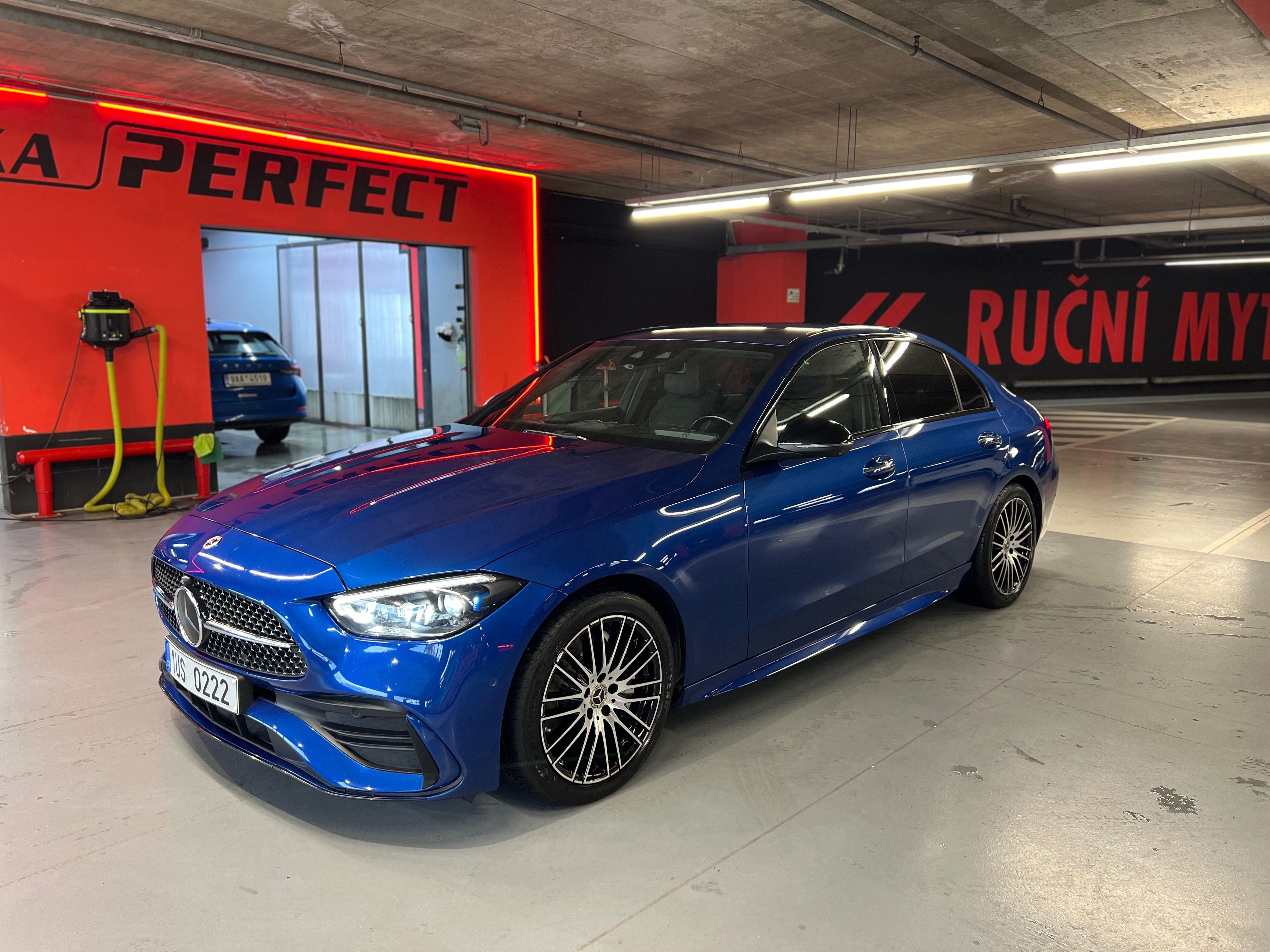 Mercedes-Benz Třídy C, Mercedes Benz C220d 4Matic - fotka 3