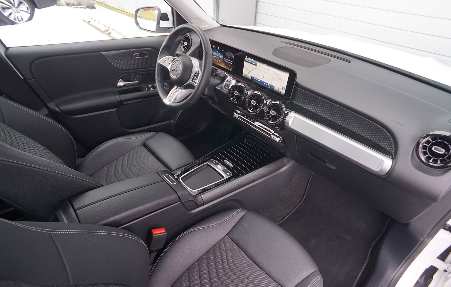 Mercedes-Benz GLB, 220 4MATIC Kamera LED Asist - fotka 6