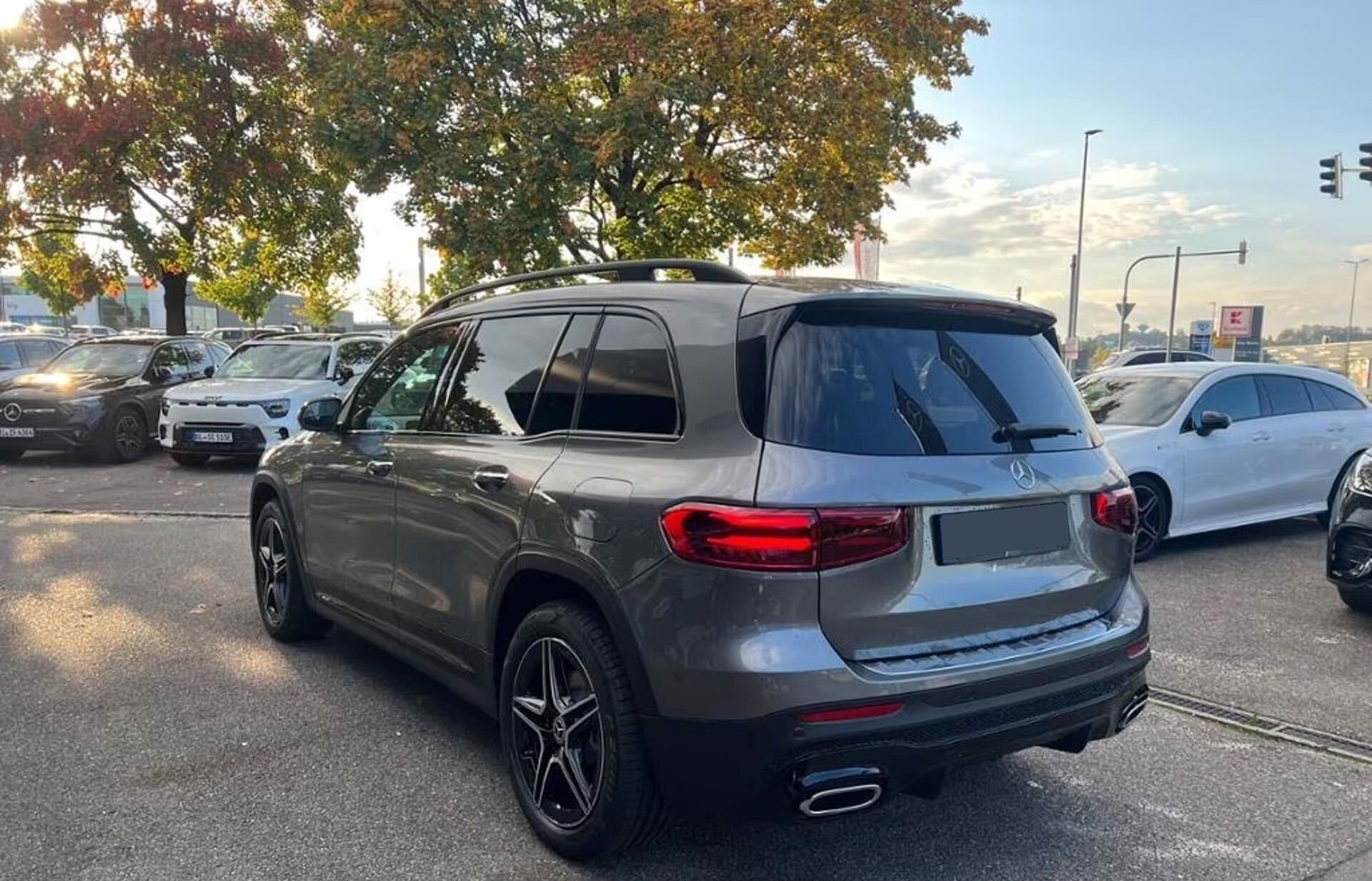 Mercedes-Benz GLB, 200d 4M AMG Pano 7 míst MULTIB - fotka 3