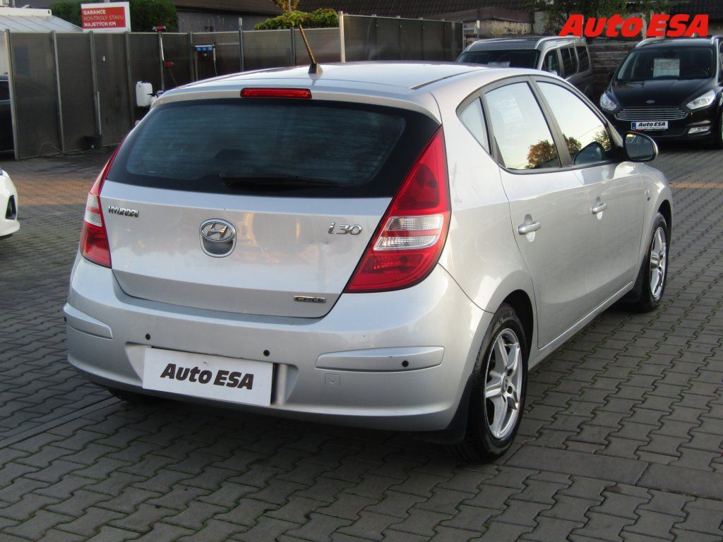 Hyundai i30, 1.6 CRDi,ČR,AC - fotka 4
