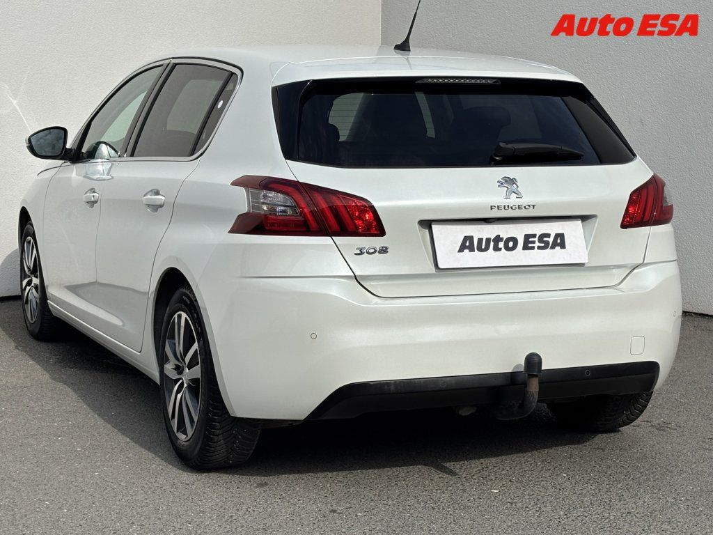 Peugeot 308, 1.2 PT,Allure,navi,kamera - fotka 6