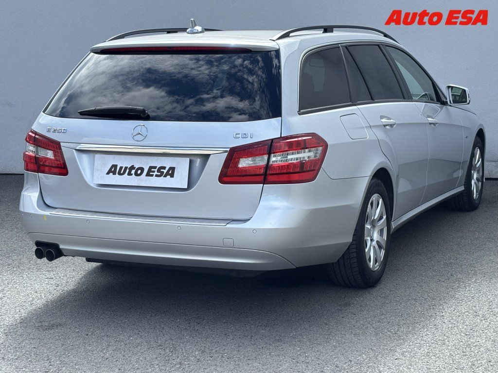 Mercedes-Benz Třídy E, 2.2 CDi E250,AT,bixen,+ALU - fotka 4