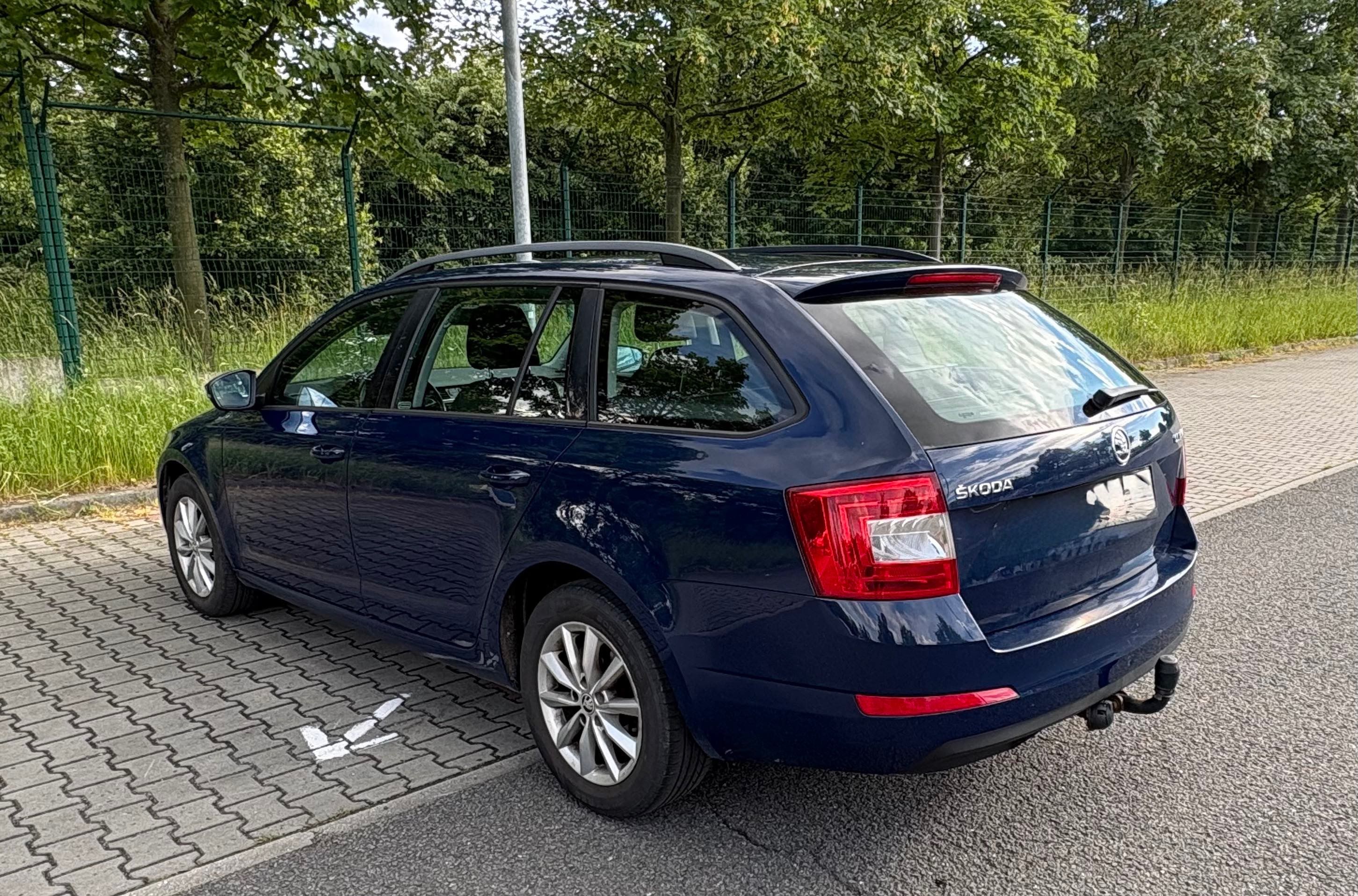 Škoda Octavia, Octavia kombi, 1.6 TDI, tažné - fotka 3