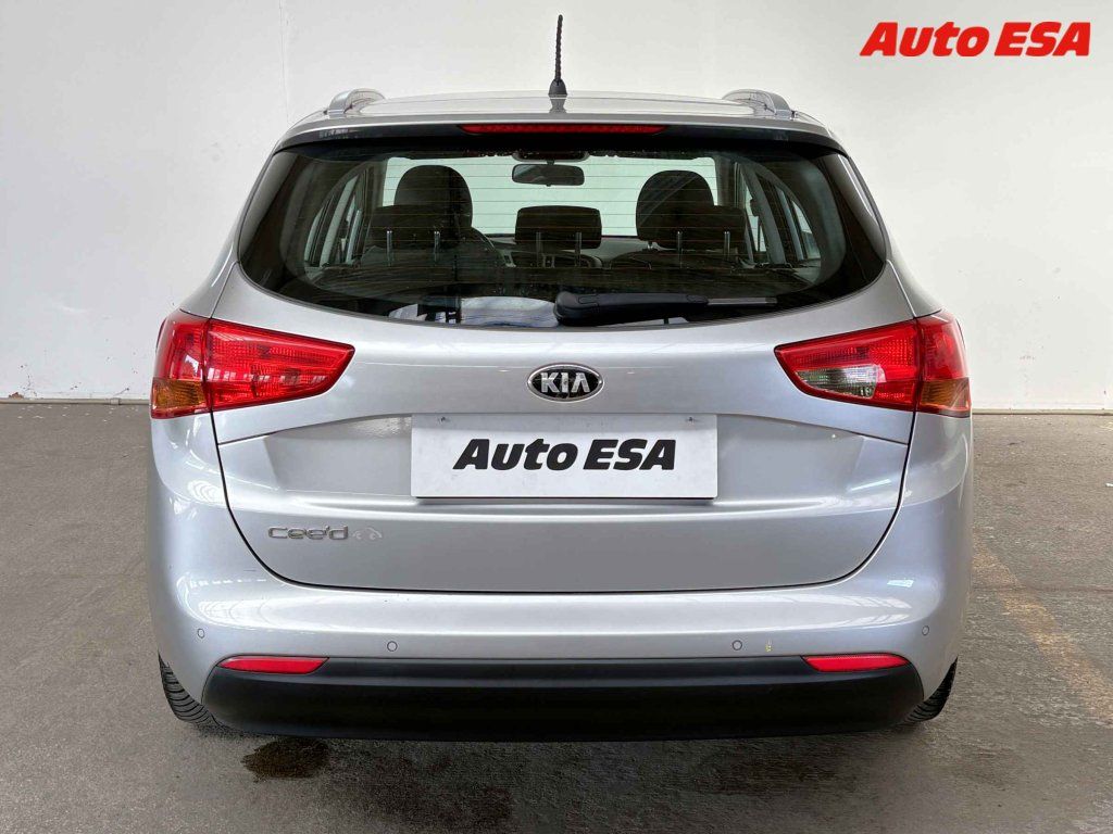 Kia Cee´d, 1.4 i - fotka 5