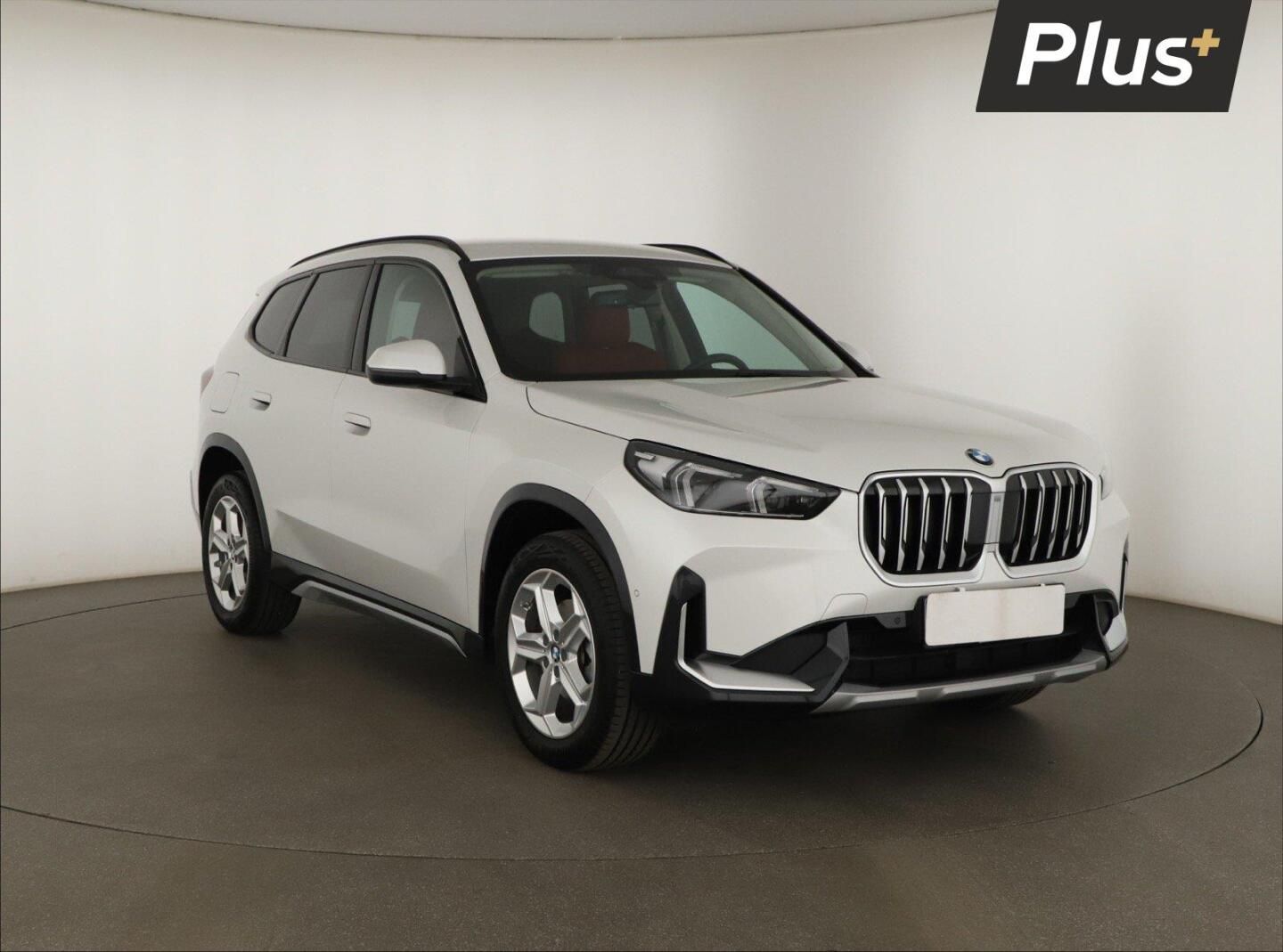 BMW X1, sDrive18i, Full LED, Navigace