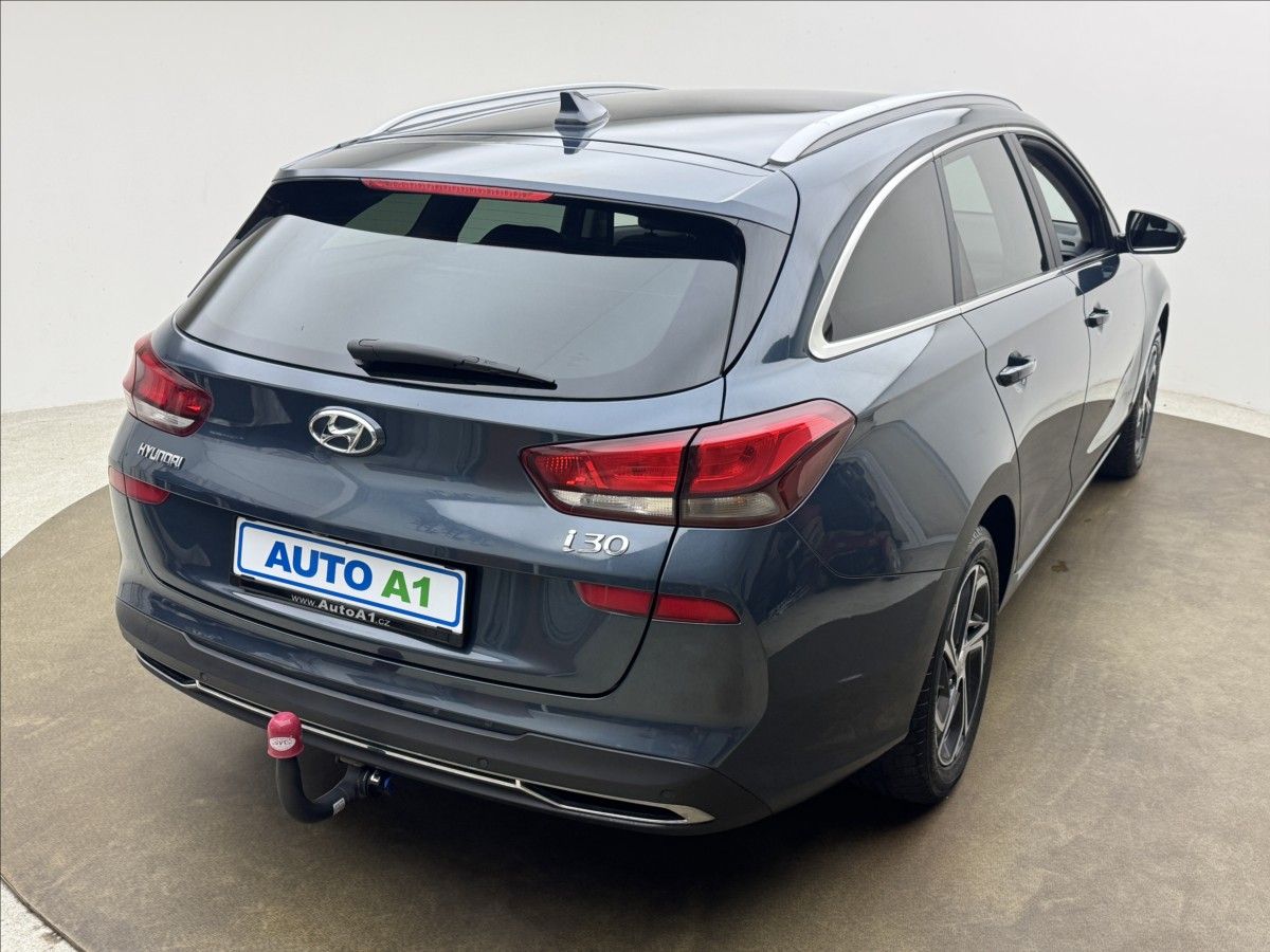 Hyundai i30, 1,5 80kW DPH 1MAJ SMART TAŽNÉ - fotka 4