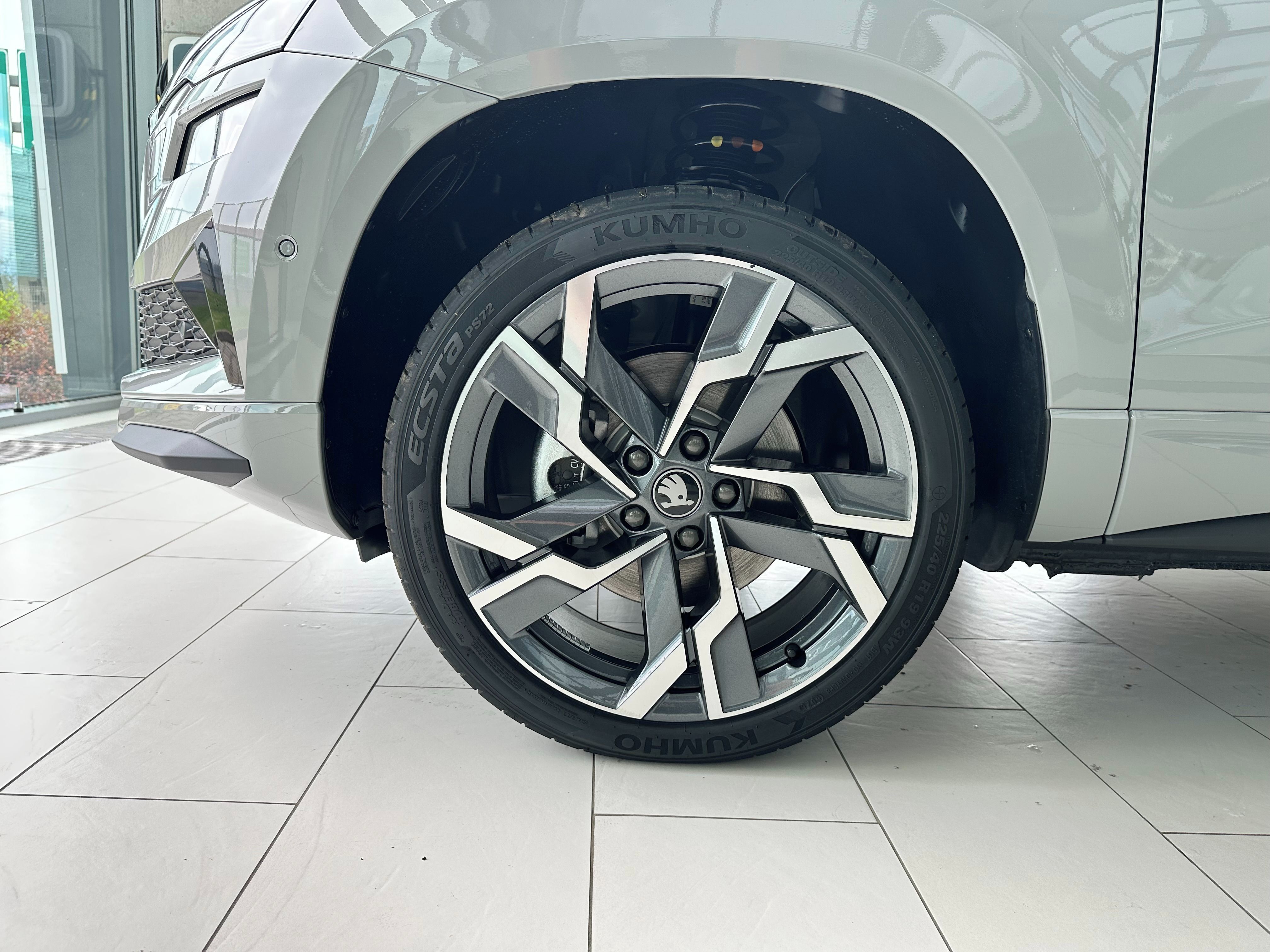 Škoda Karoq, 2,0 TDI 110 kW DSG SportLine - fotka 4