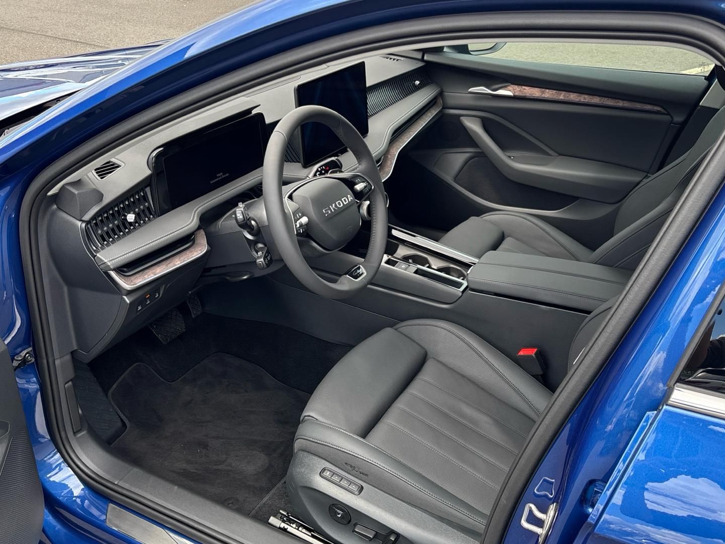 Škoda Superb, 2.0 TDI DSG / 142 kW L&K - fotka 6
