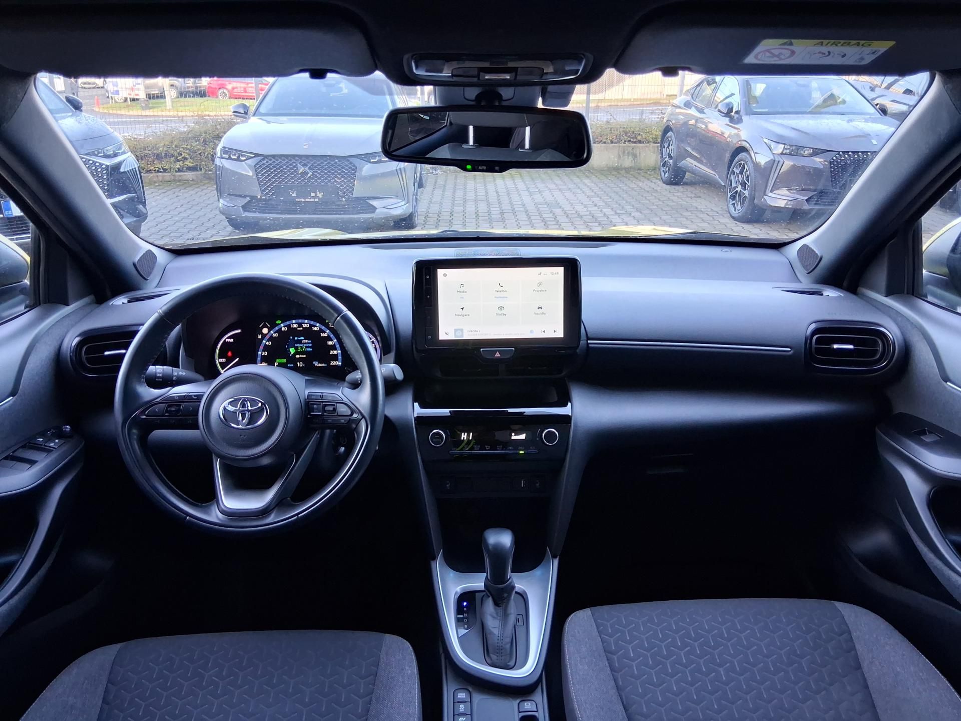 Toyota Yaris Cross, COMF. STYLE TECH 1.5 Hyb. 85kW - fotka 2