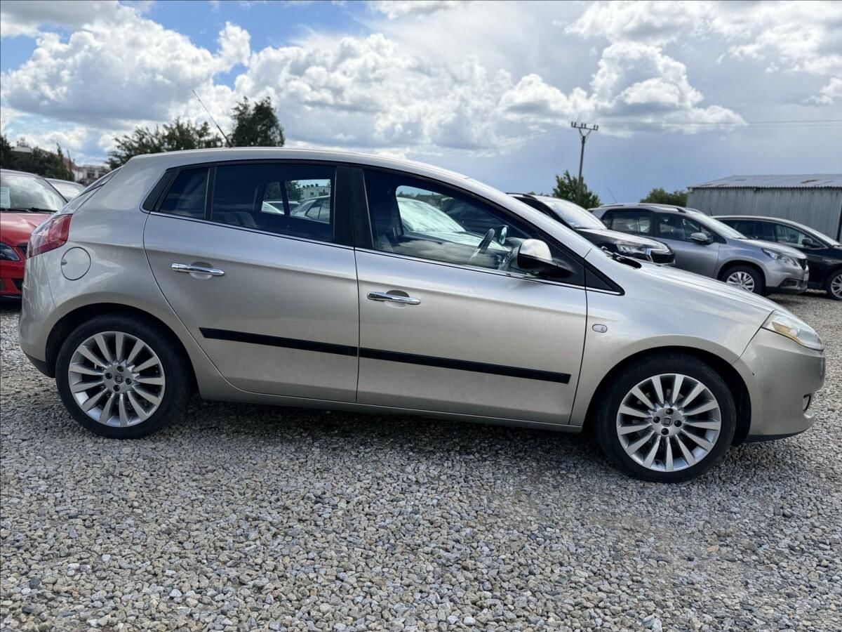 Fiat Bravo, 1,9 JTD DIGIKLIMA TAŽNÉ +KOLA - fotka 4
