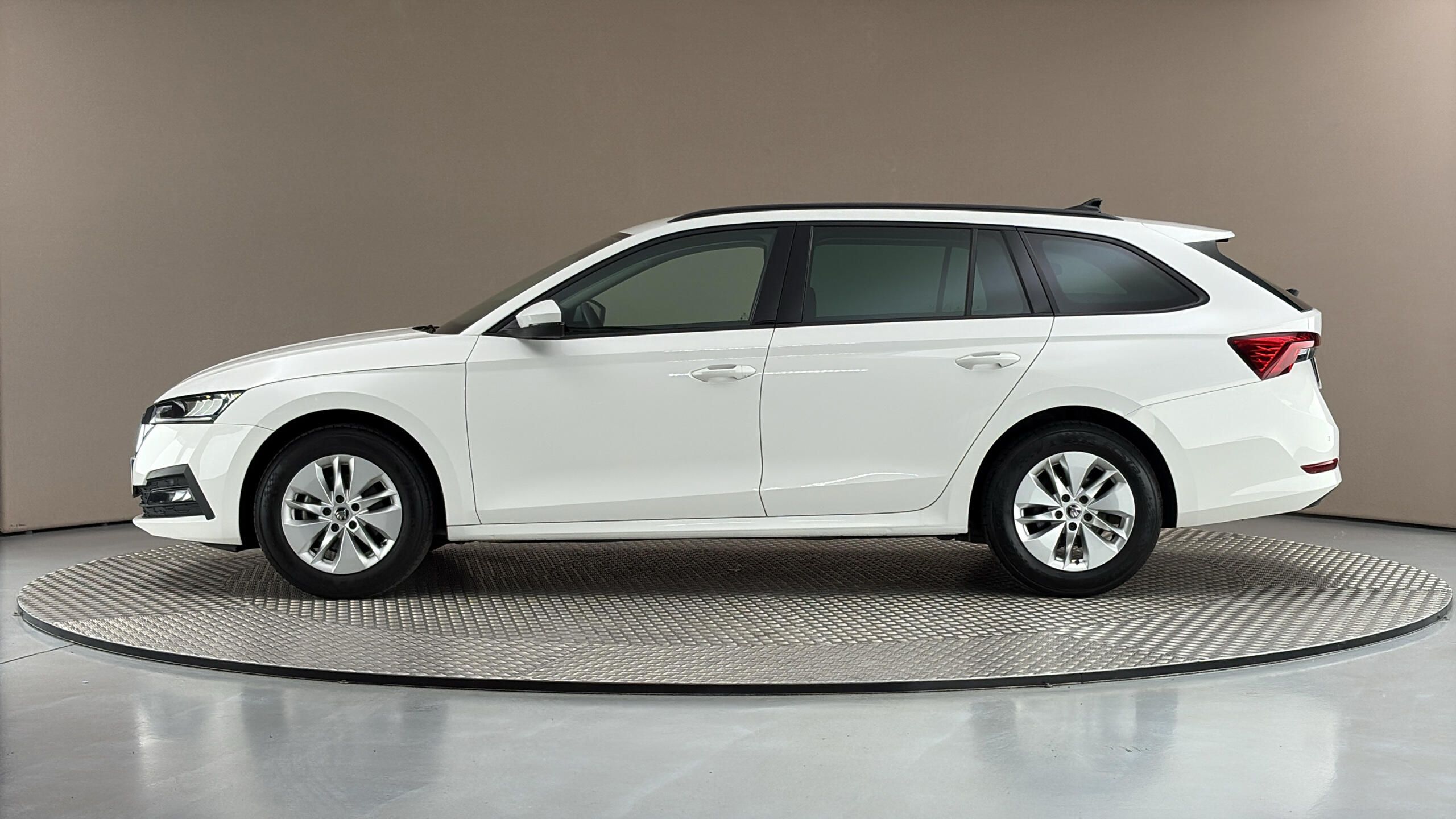 Škoda Octavia, 2.0 TDI Ambition Combi - fotka 4