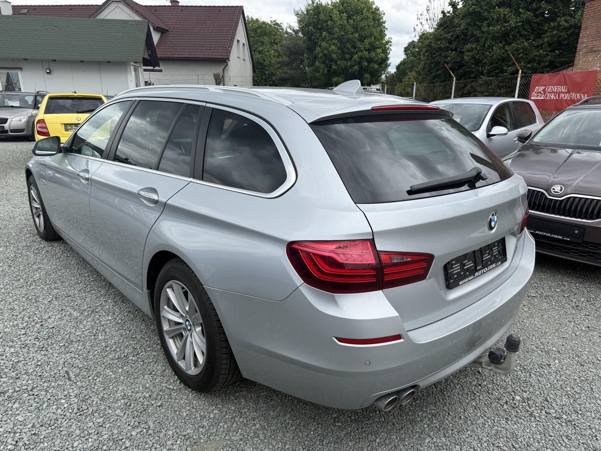 BMW Řada 5, 518d Luxury Line - fotka 4
