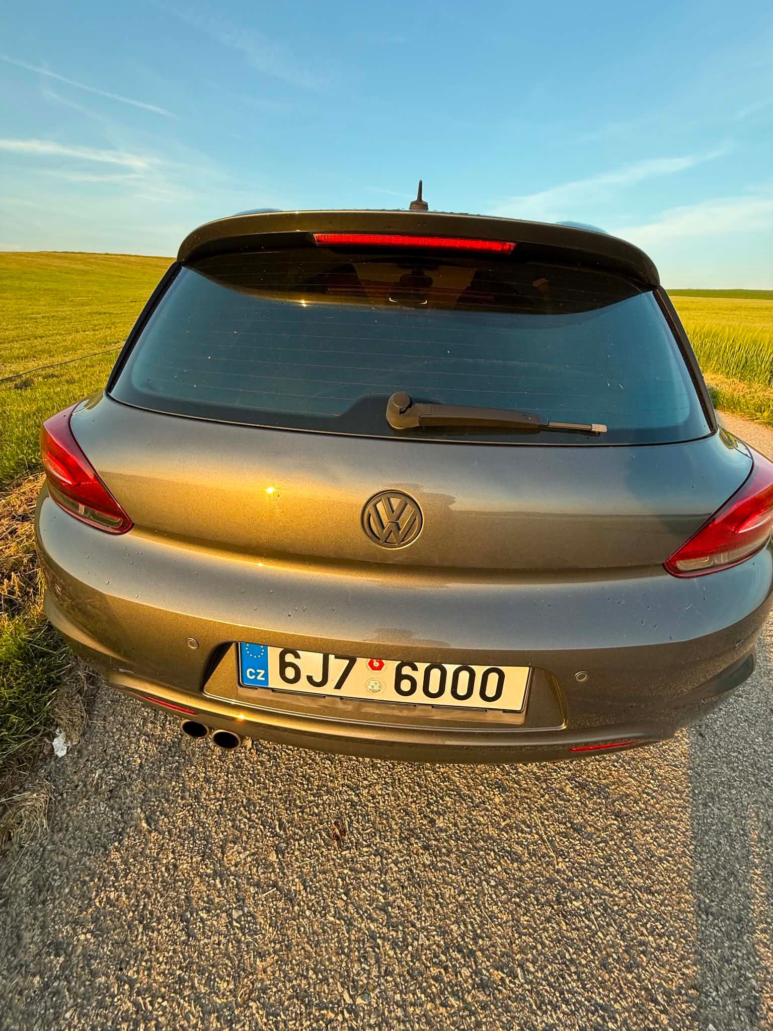 Volkswagen Scirocco, Scirocco 2.0TDI R-LINE - fotka 4