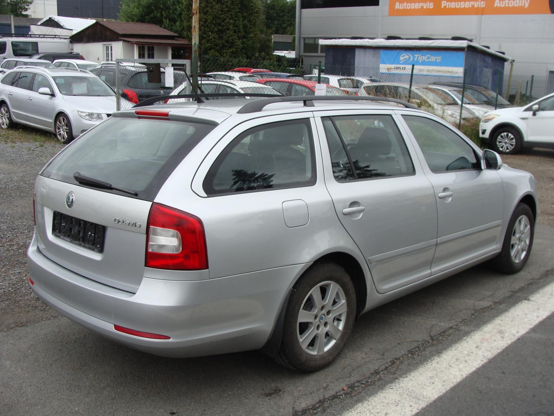 Škoda Octavia, 1.4 FSi, 90 kW, klimatizace - fotka 5