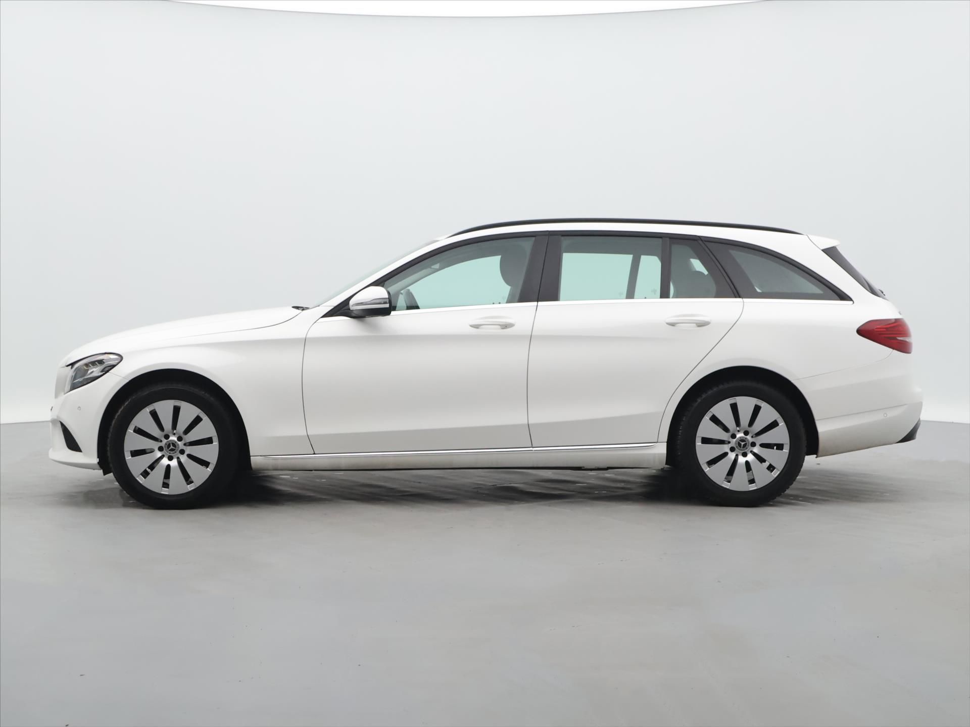Mercedes-Benz Třídy C, 2.0 220d 143kW 4MATIC Tažné - fotka 4