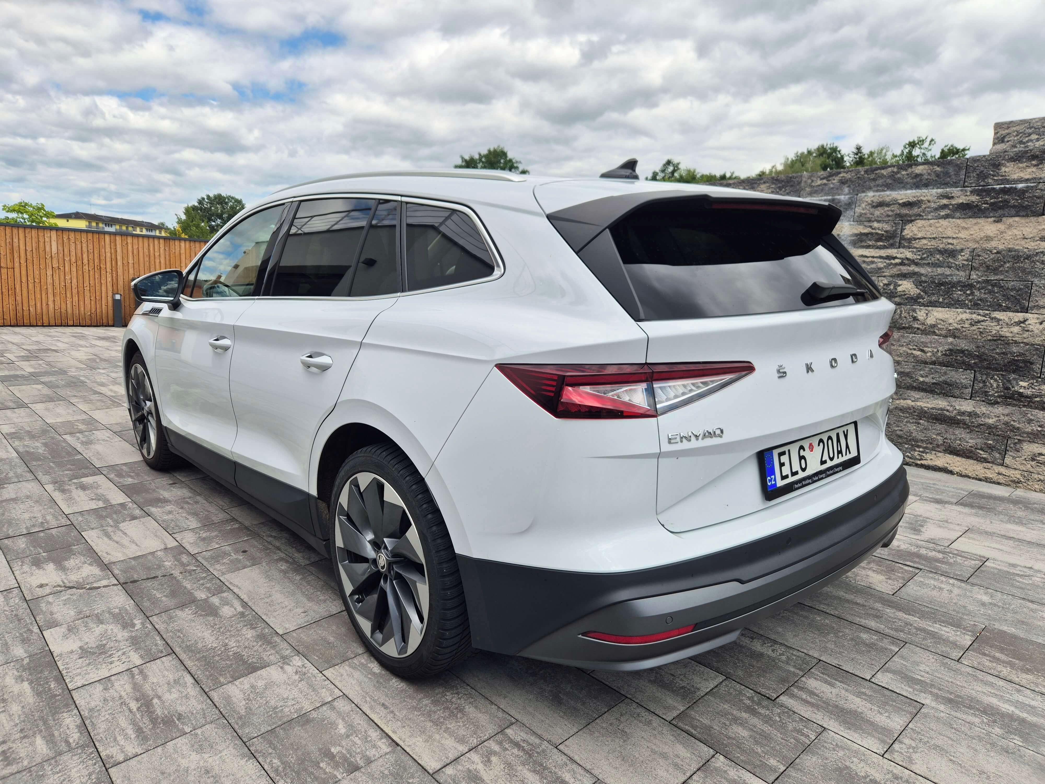 Škoda Enyaq, 150kw, ČR, Tažné - fotka 4