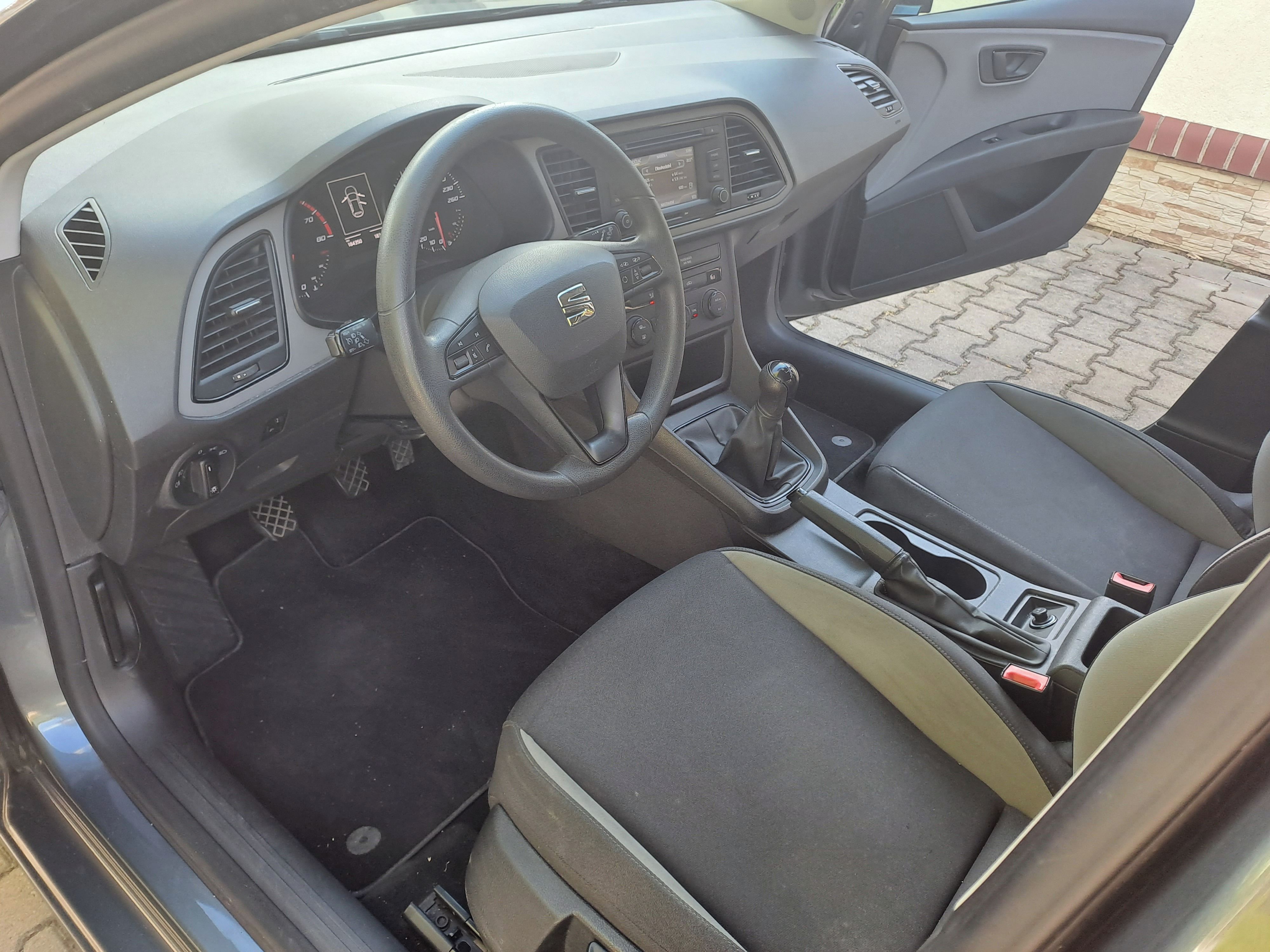 Seat Leon, 1.2 TSi aut. klima, ser. kniha - fotka 6
