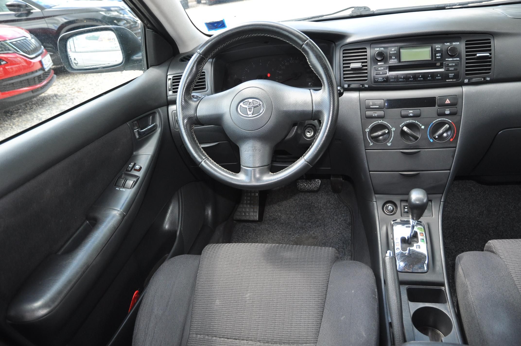 Toyota Corolla, 1.4D-4D 66kW KOMBI Automat - fotka 5