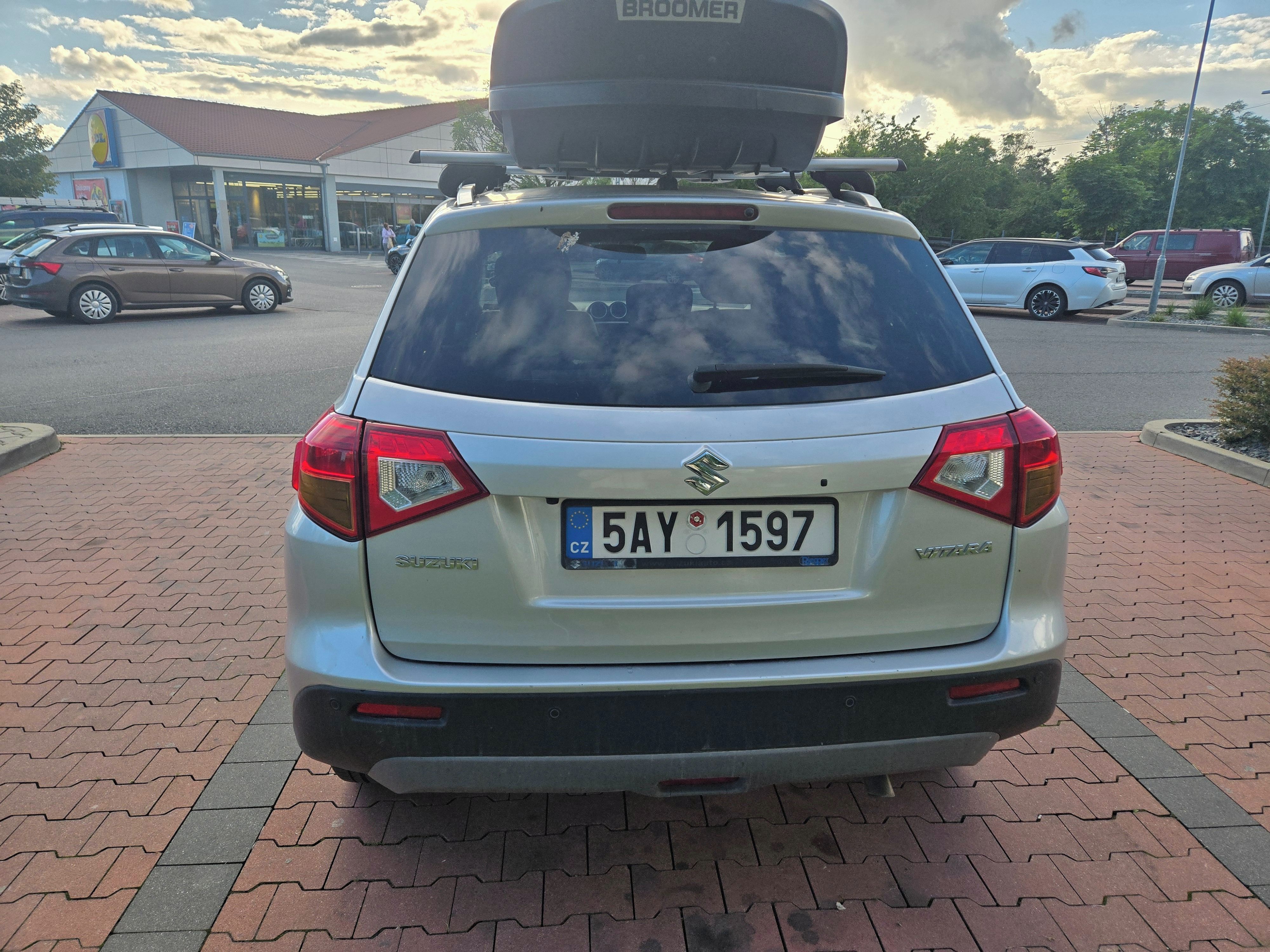 Suzuki Vitara, 1.6 DDiS Elegance ALLGRIP 4x4 - fotka 6