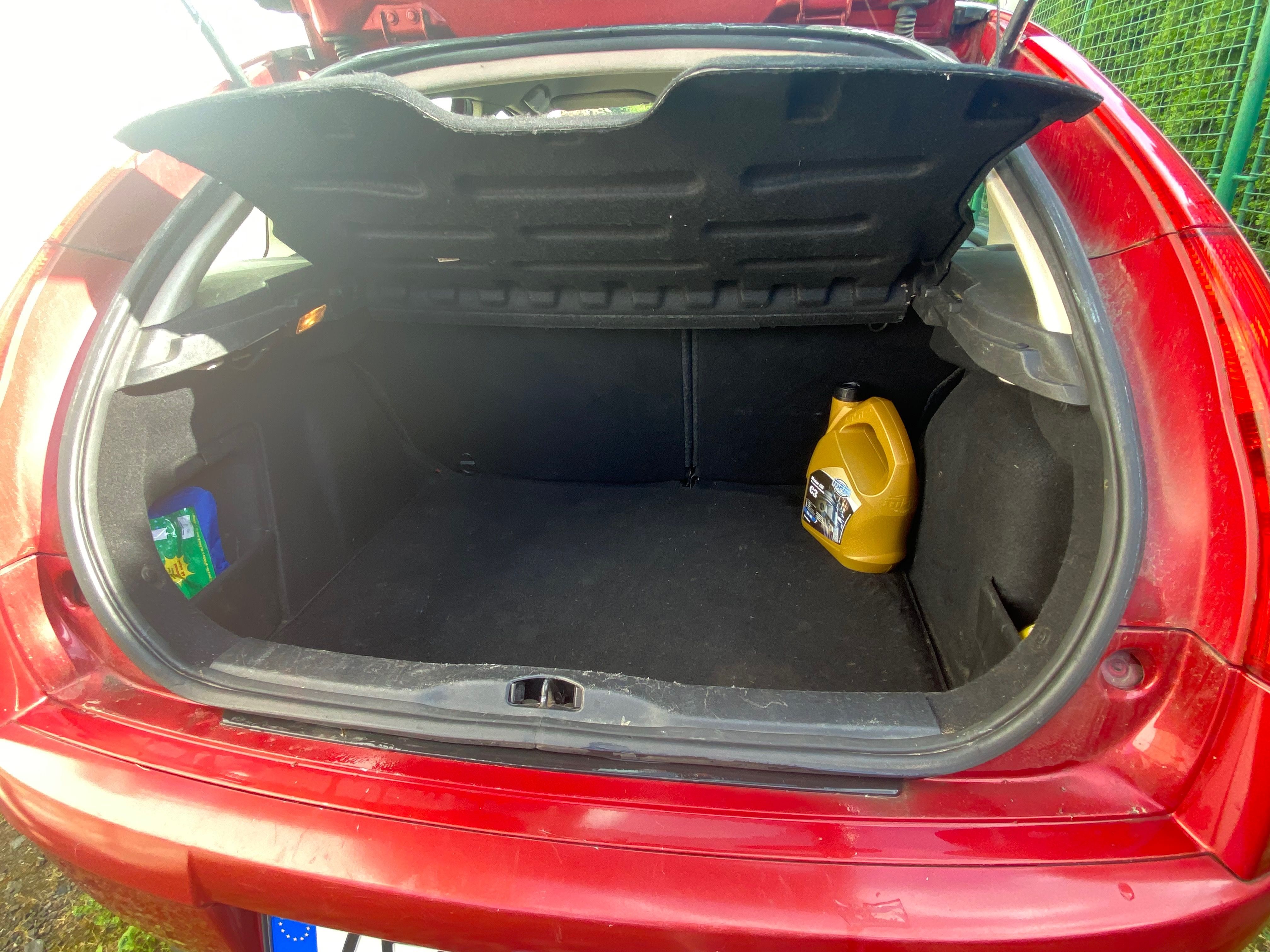 Citroën C4, 1,6 TDI, servisováno - fotka 5