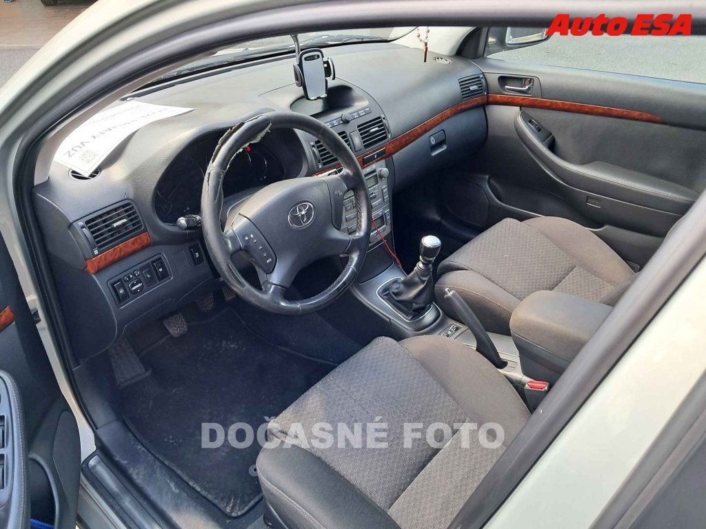 Toyota Avensis, 2-2DCAT - fotka 3