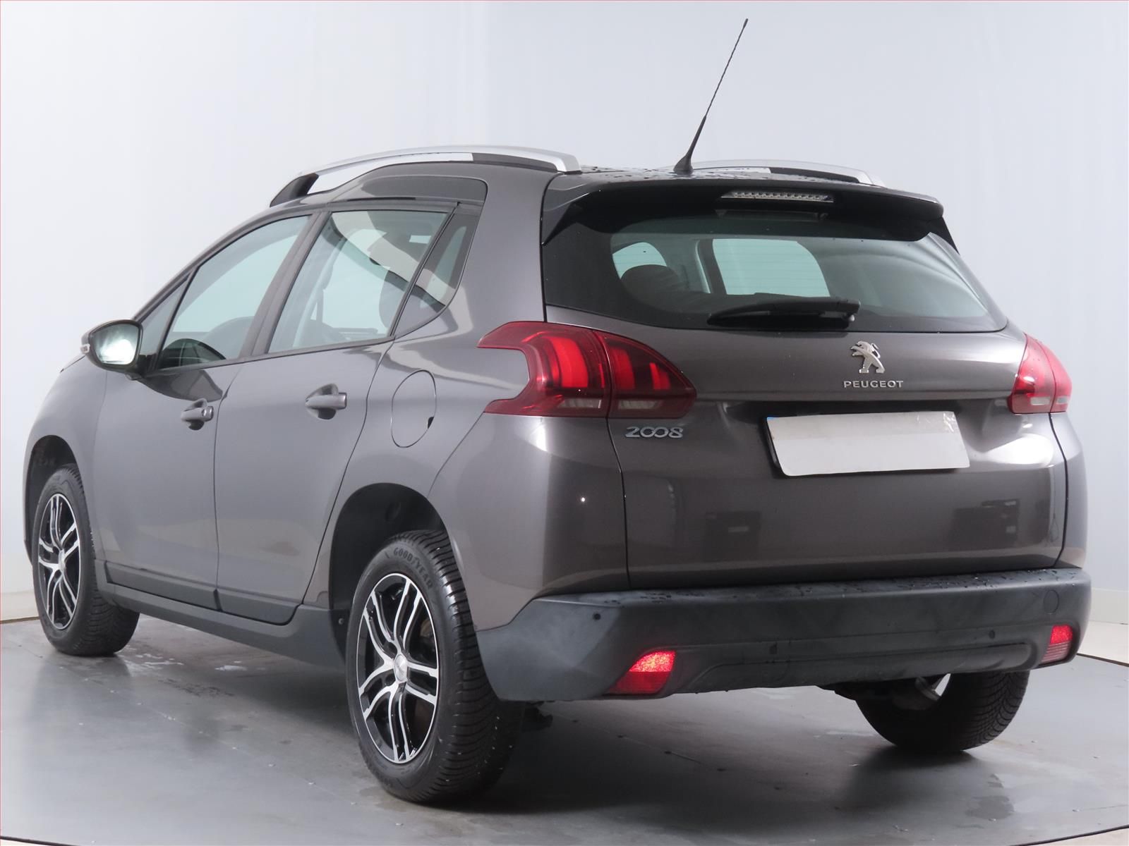 Peugeot 2008, 1.2 PureTech, Active, ČR,1.maj - fotka 4