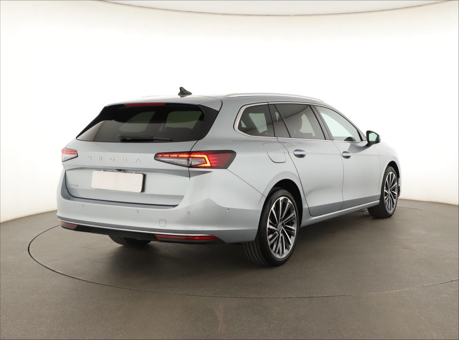 Škoda Superb, 2.0 TSI, LAURIN&KLEMENT, DPH - fotka 5