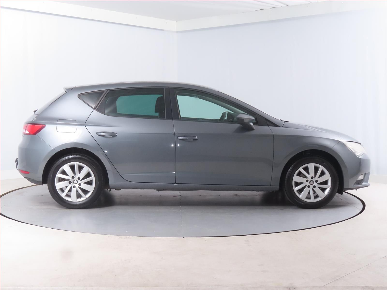 Seat Leon, 1.2 TSI, Klima, El. okna - fotka 6