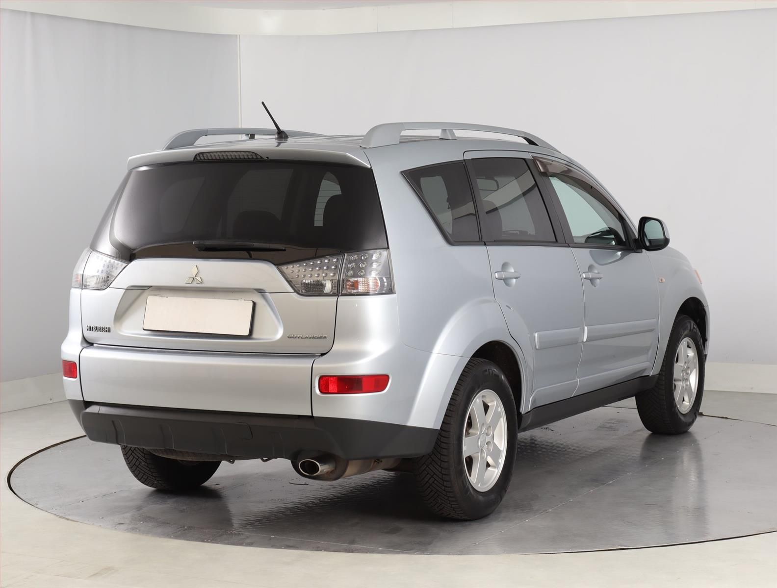 Mitsubishi Outlander, 2.4 MIVEC, LPG - fotka 5