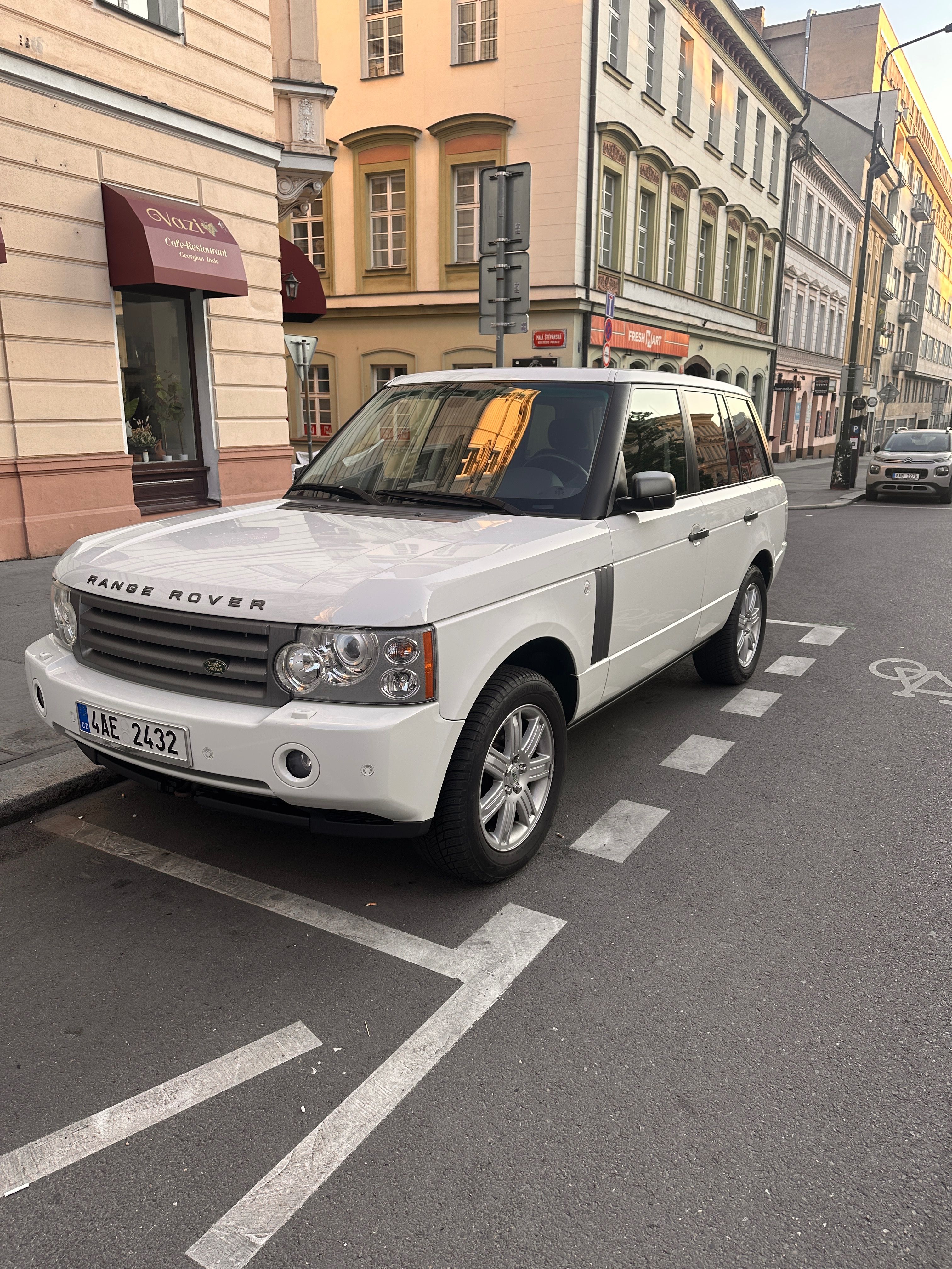 Land Rover Range Rover, benzin vyjímečný stav,USA
