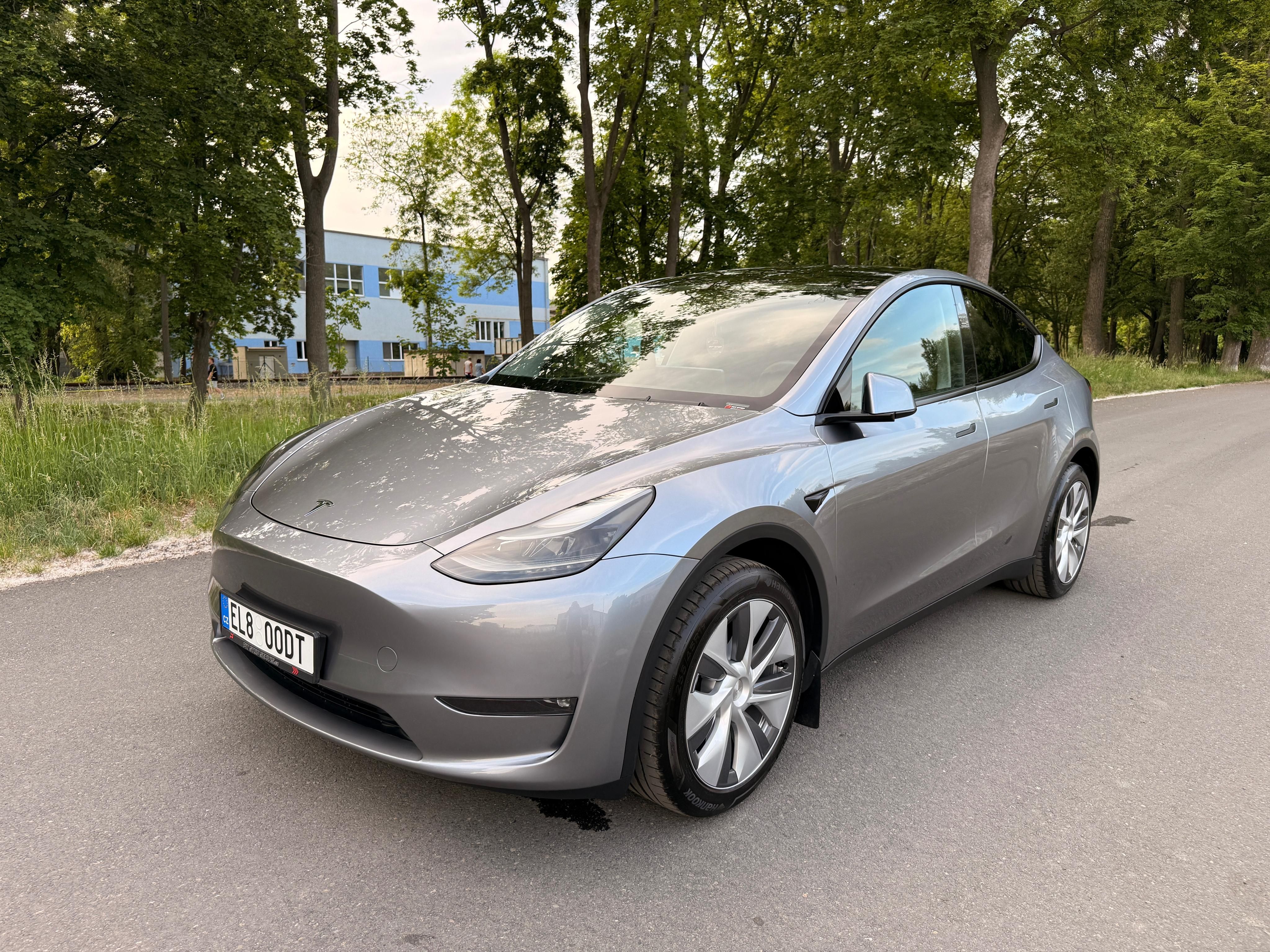 Tesla Model Y, Long Range AWD, tovární záruka