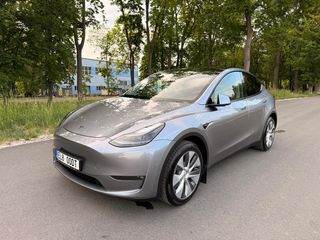 Tesla Model Y, Long Range AWD, tovární záruka