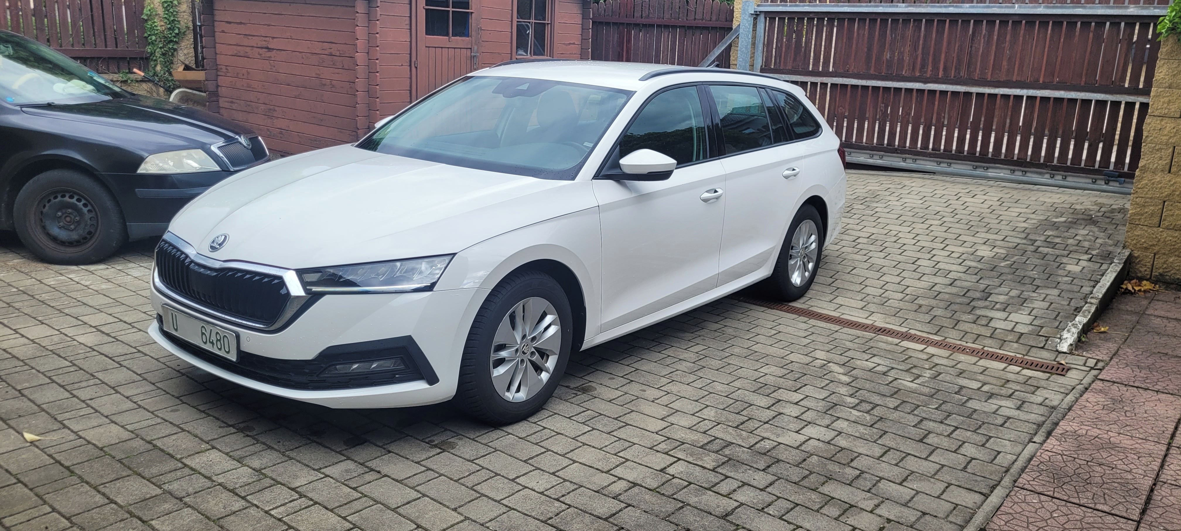 Škoda Octavia, 1,0TSi 81kw VIRTUAL manual - fotka 3