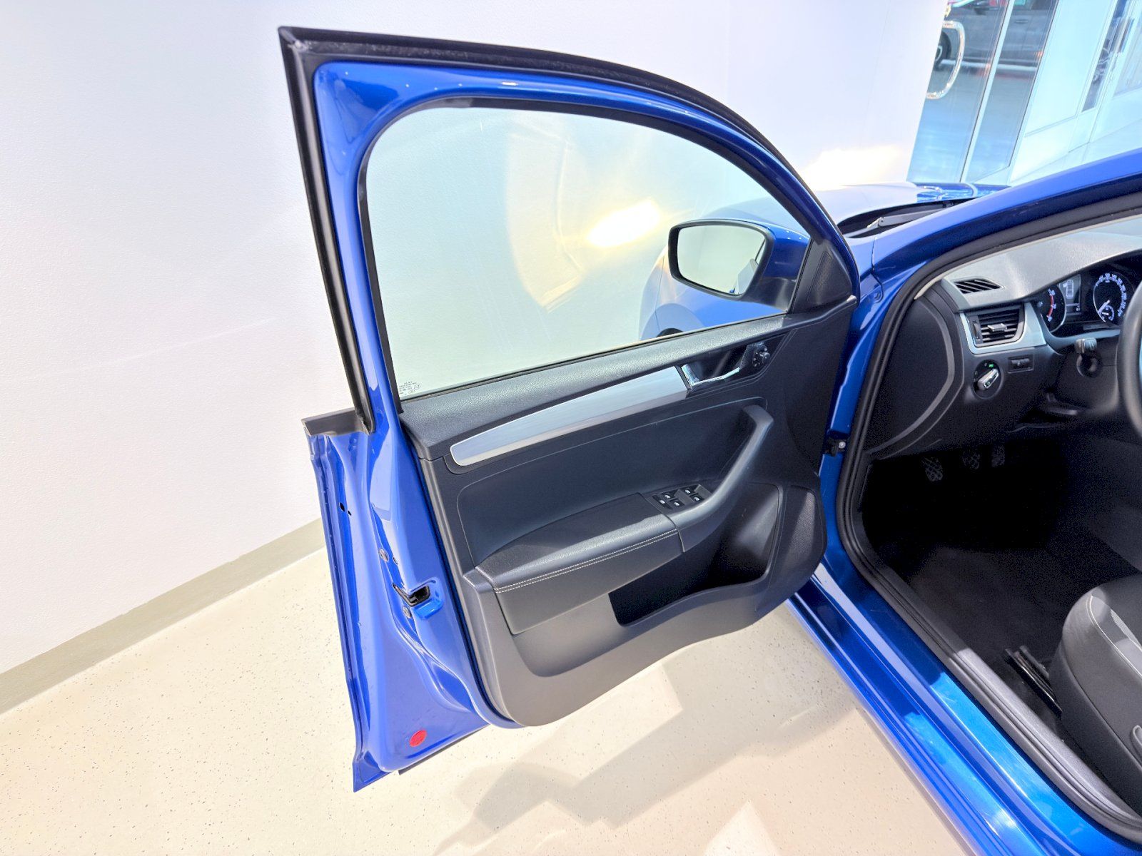Škoda Rapid, Ambition PLUS 1.0 TSI / 81kW - fotka 6