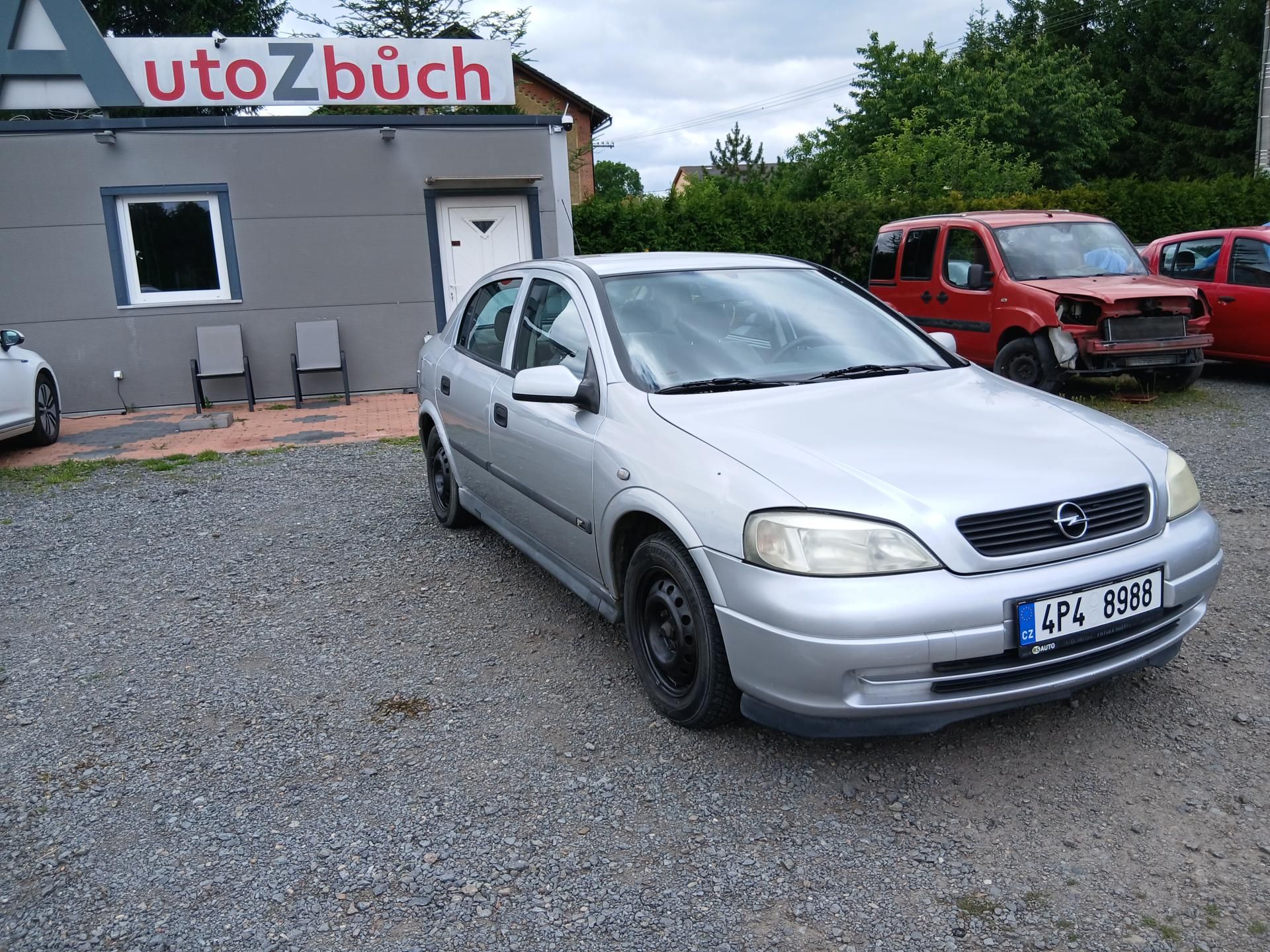 Opel Astra, 1.2i - fotka 4